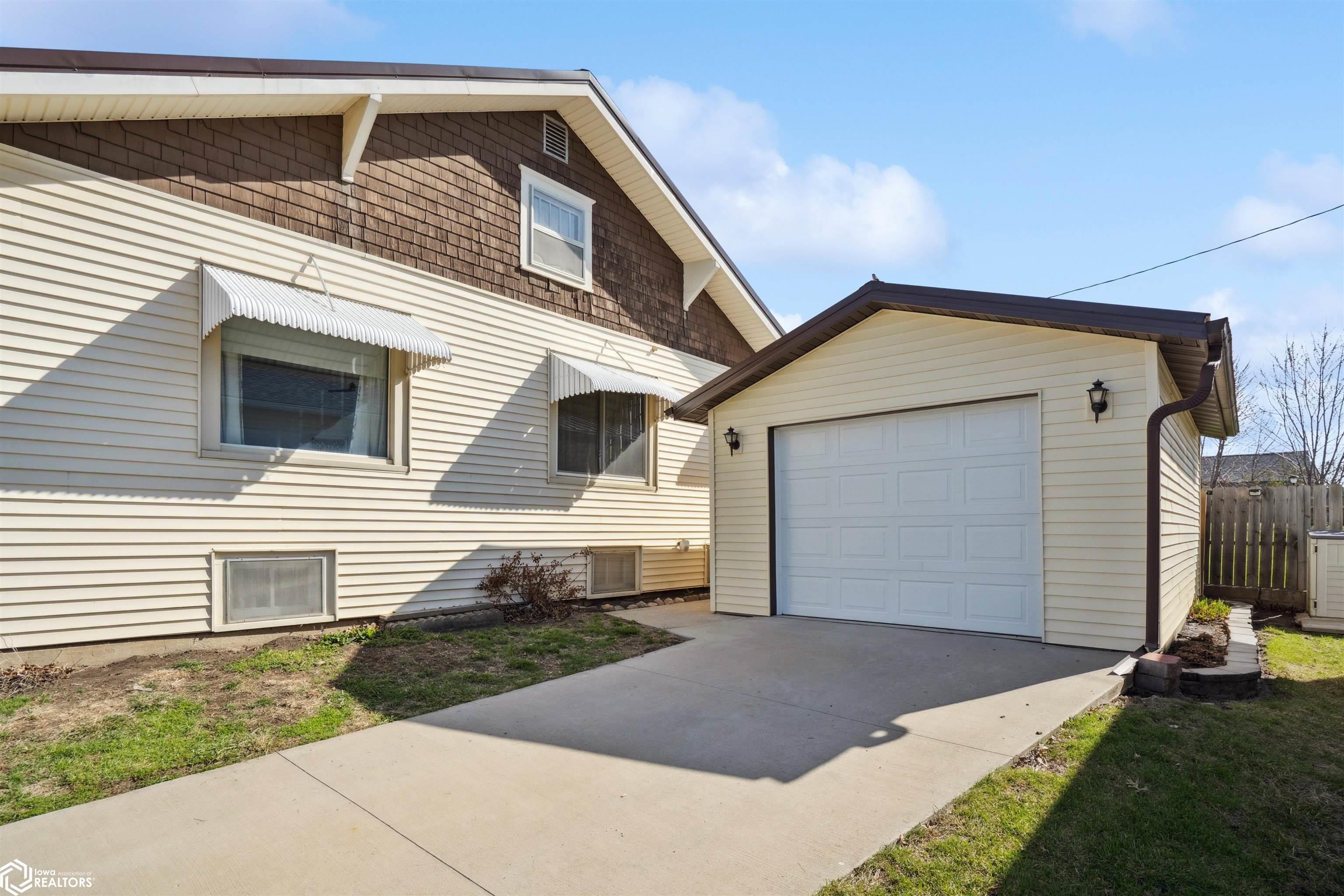 105 N 11th Street, Marshalltown, Iowa image 4