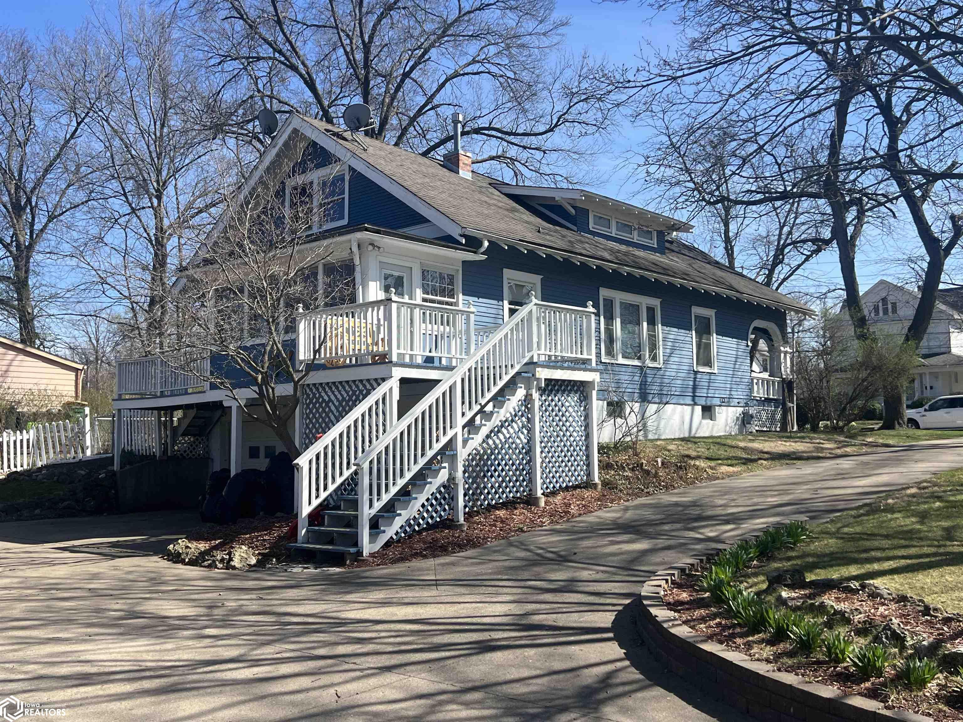 903 E Burlington Avenue, Fairfield, Iowa image 2