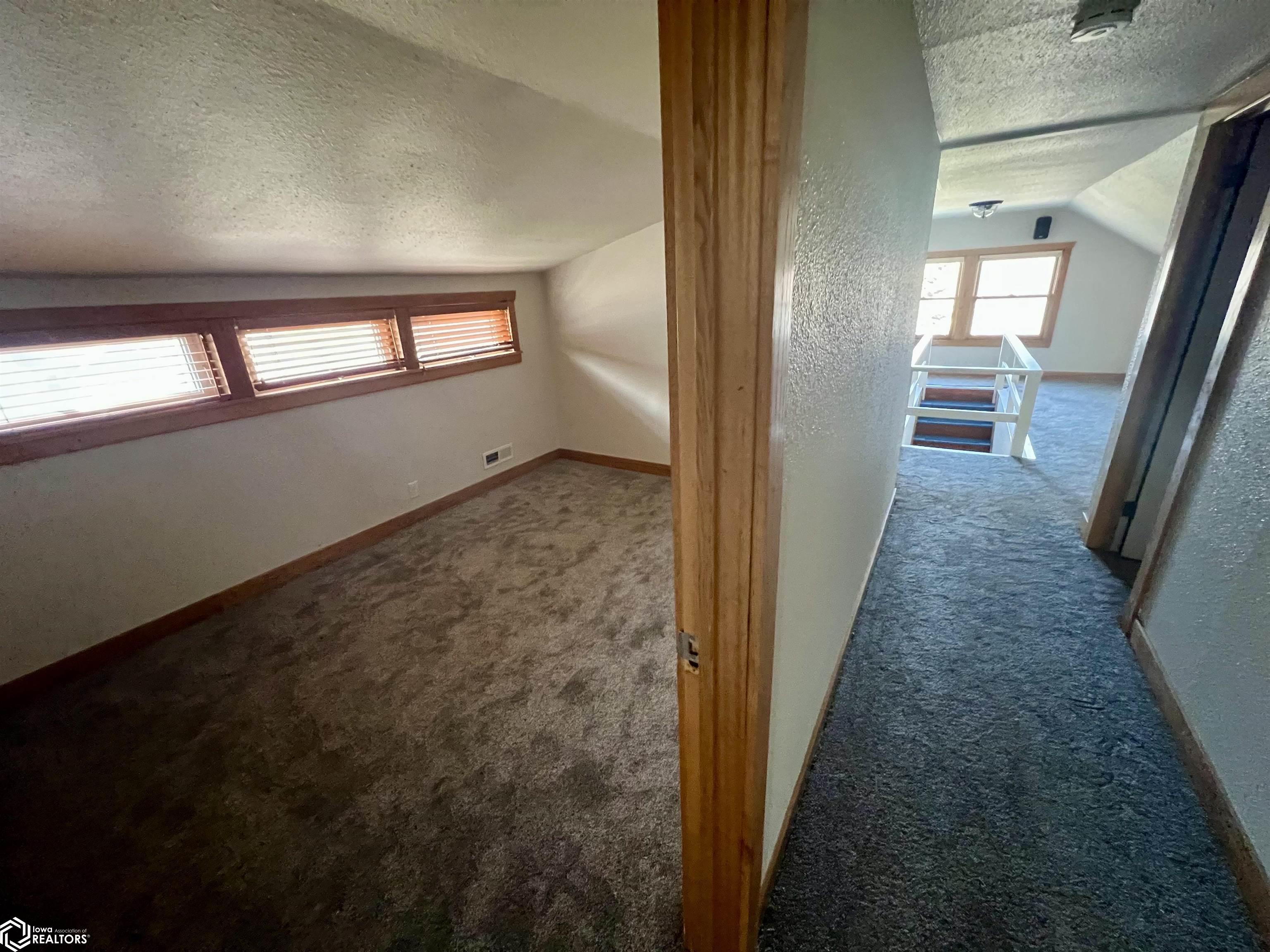 903 E Burlington Avenue, Fairfield, Iowa image 21