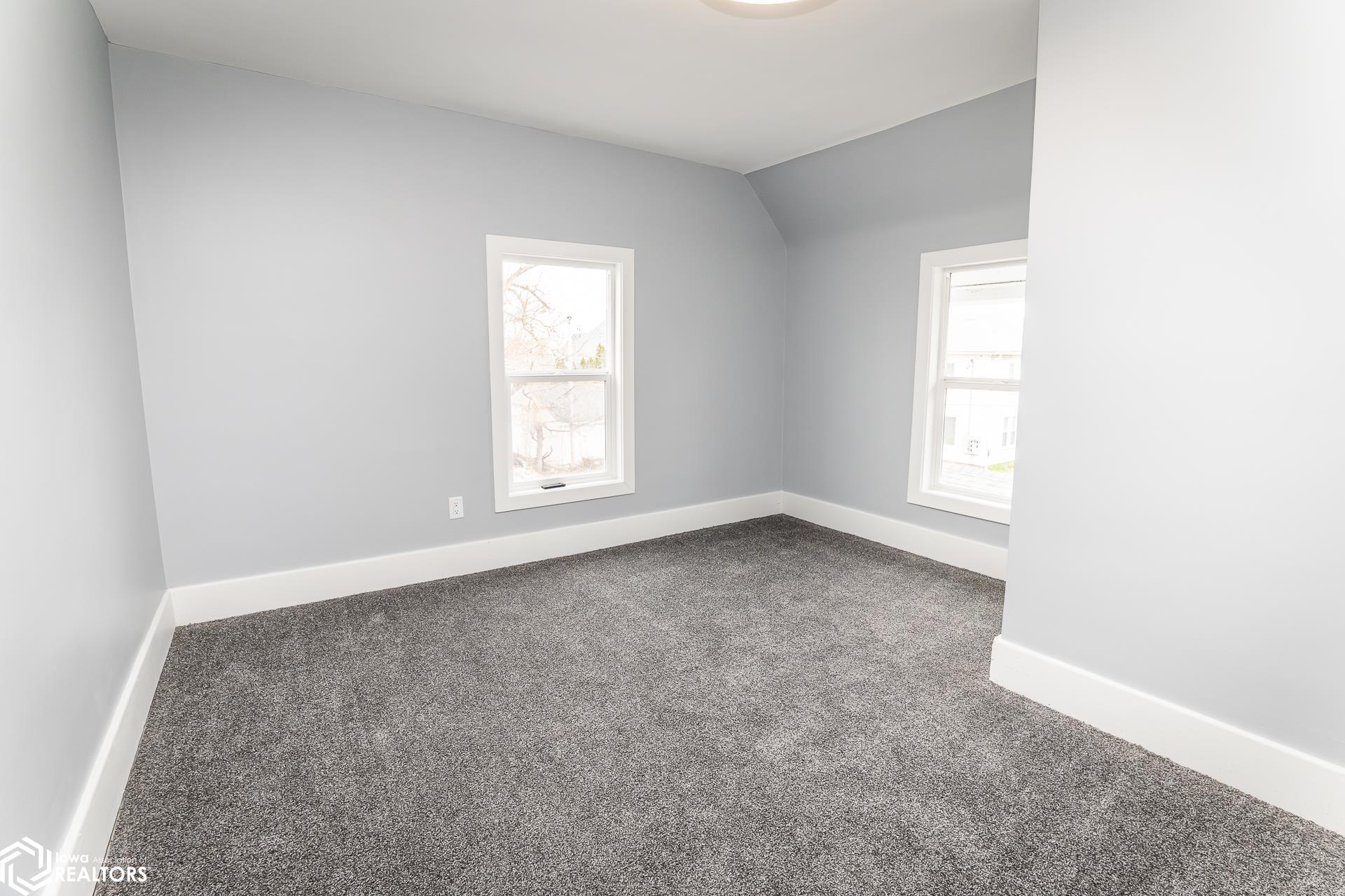 9 1/2 S 9th Street, Marshalltown, Iowa image 11