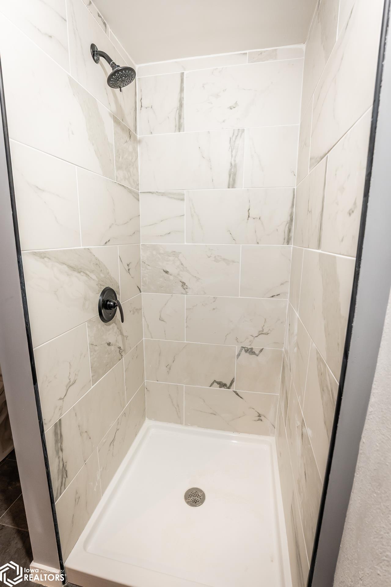 9 1/2 S 9th Street, Marshalltown, Iowa image 18