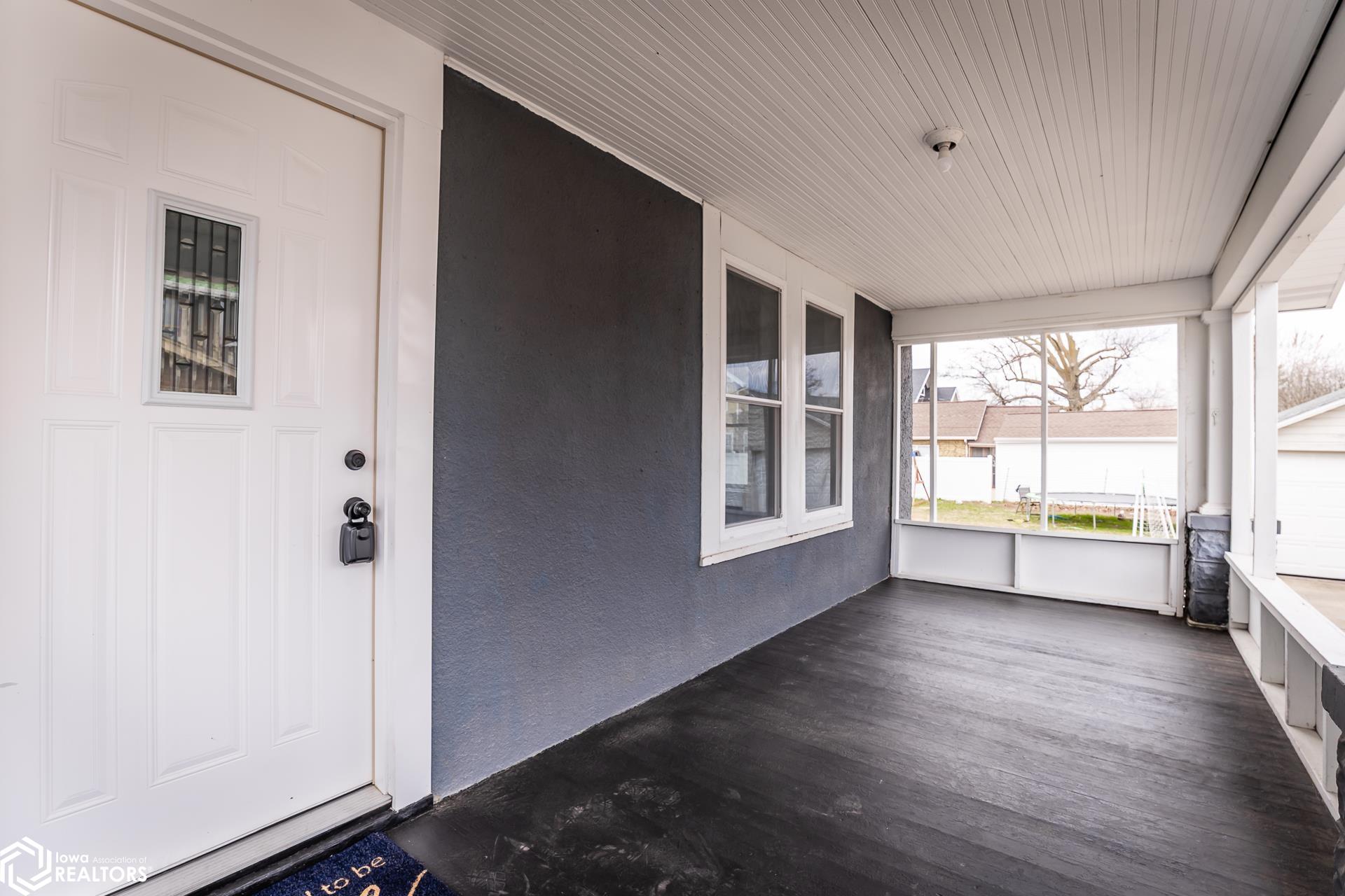 9 1/2 S 9th Street, Marshalltown, Iowa image 3
