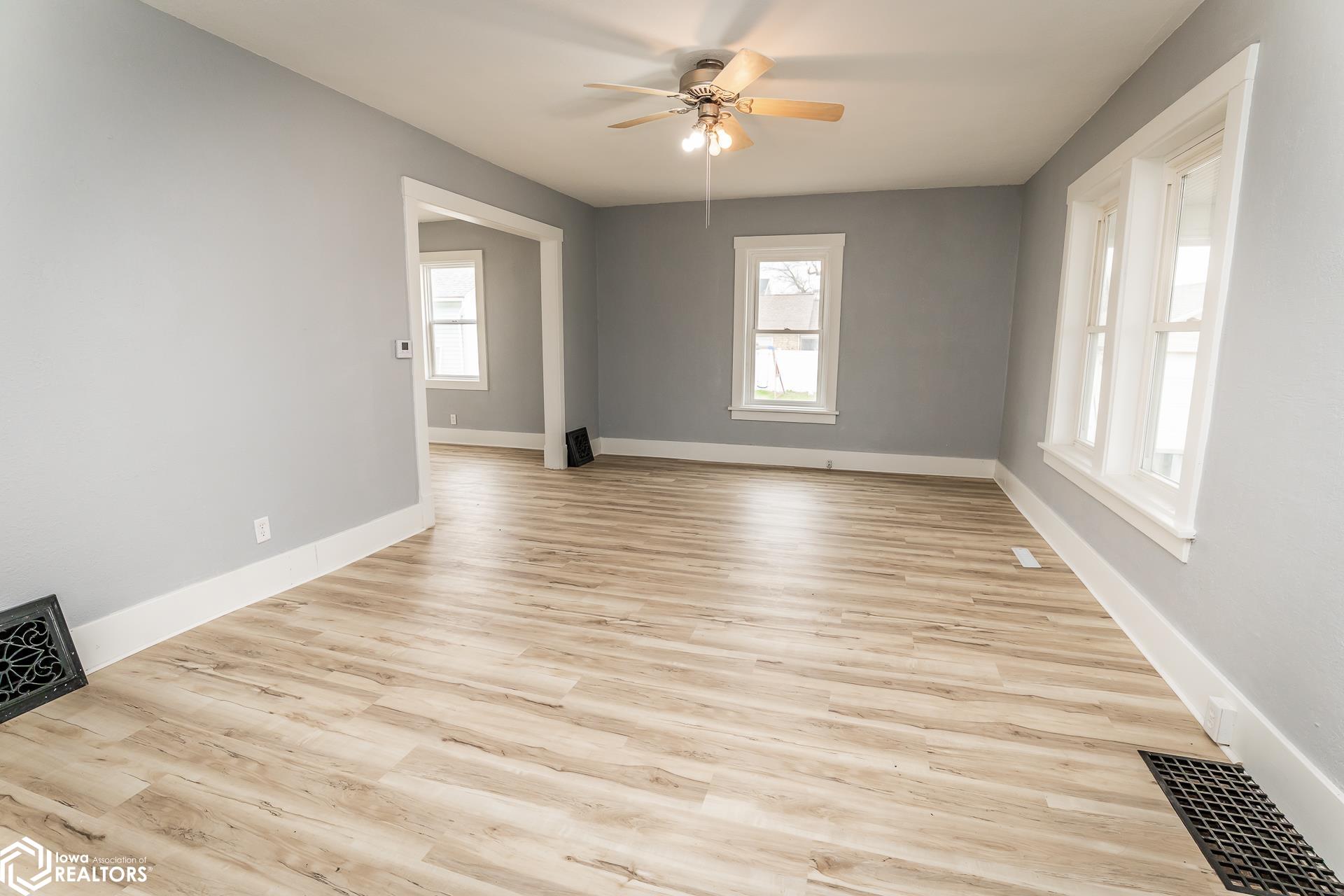 9 1/2 S 9th Street, Marshalltown, Iowa image 6
