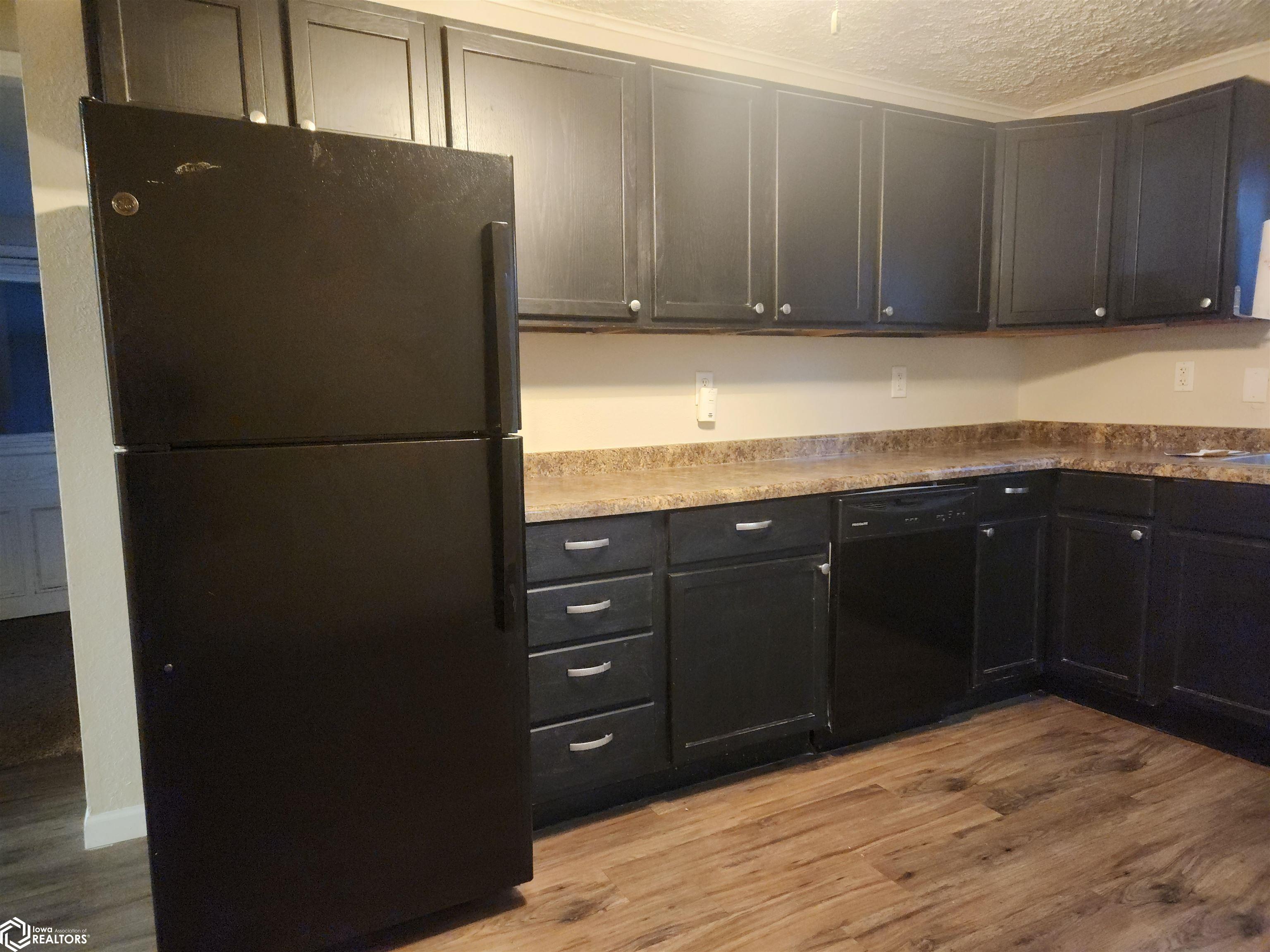 321 E 9th Street, Newton, Iowa image 17