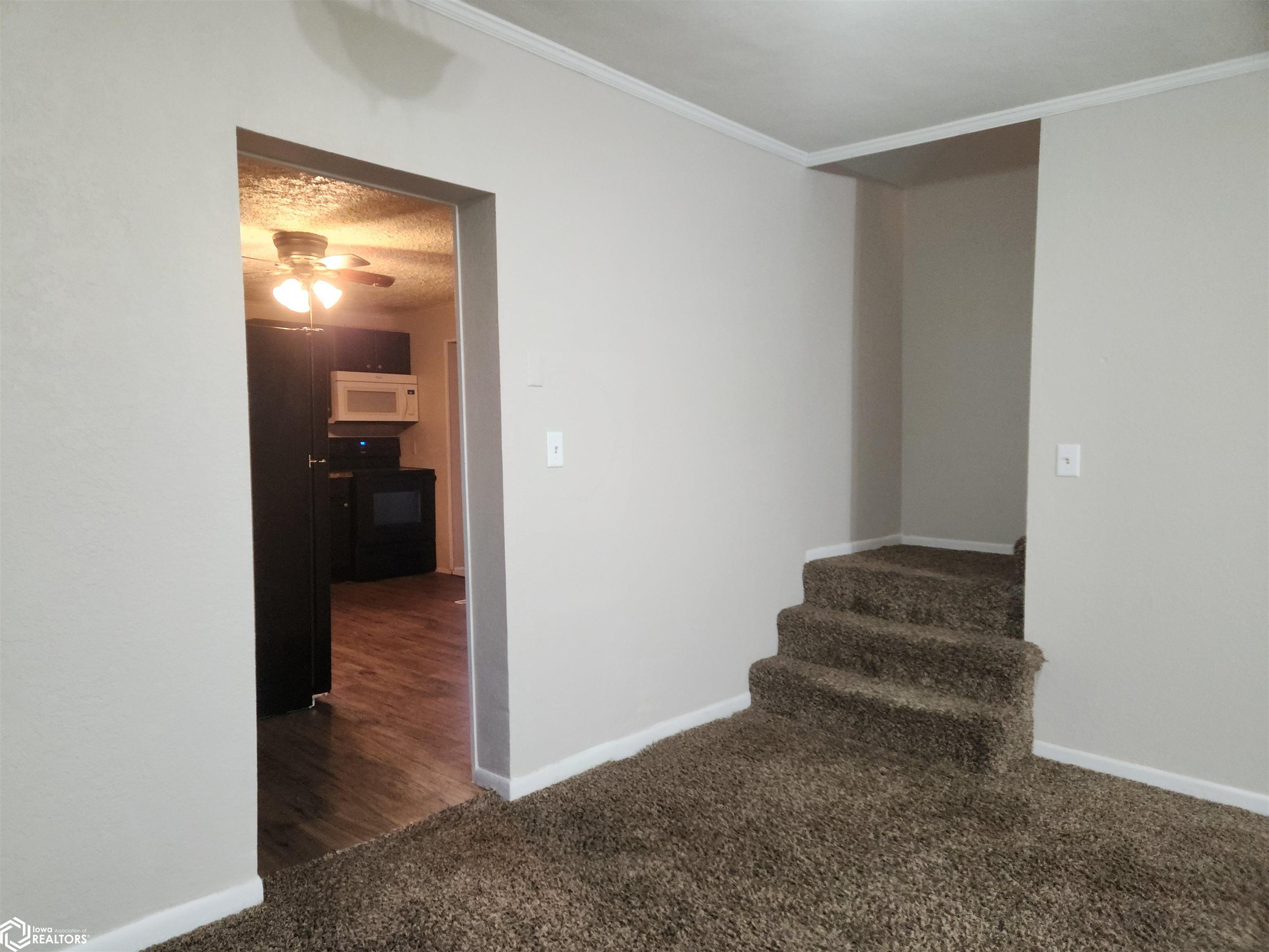 321 E 9th Street, Newton, Iowa image 30