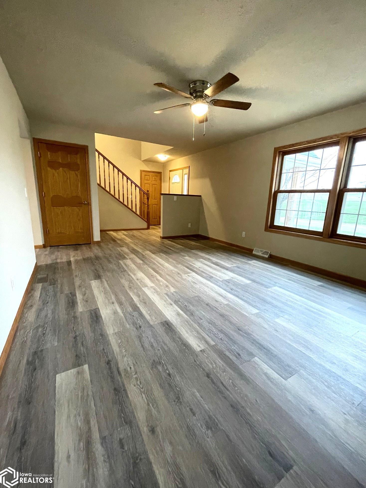 201 Northfield Drive, Kellogg, Iowa image 6