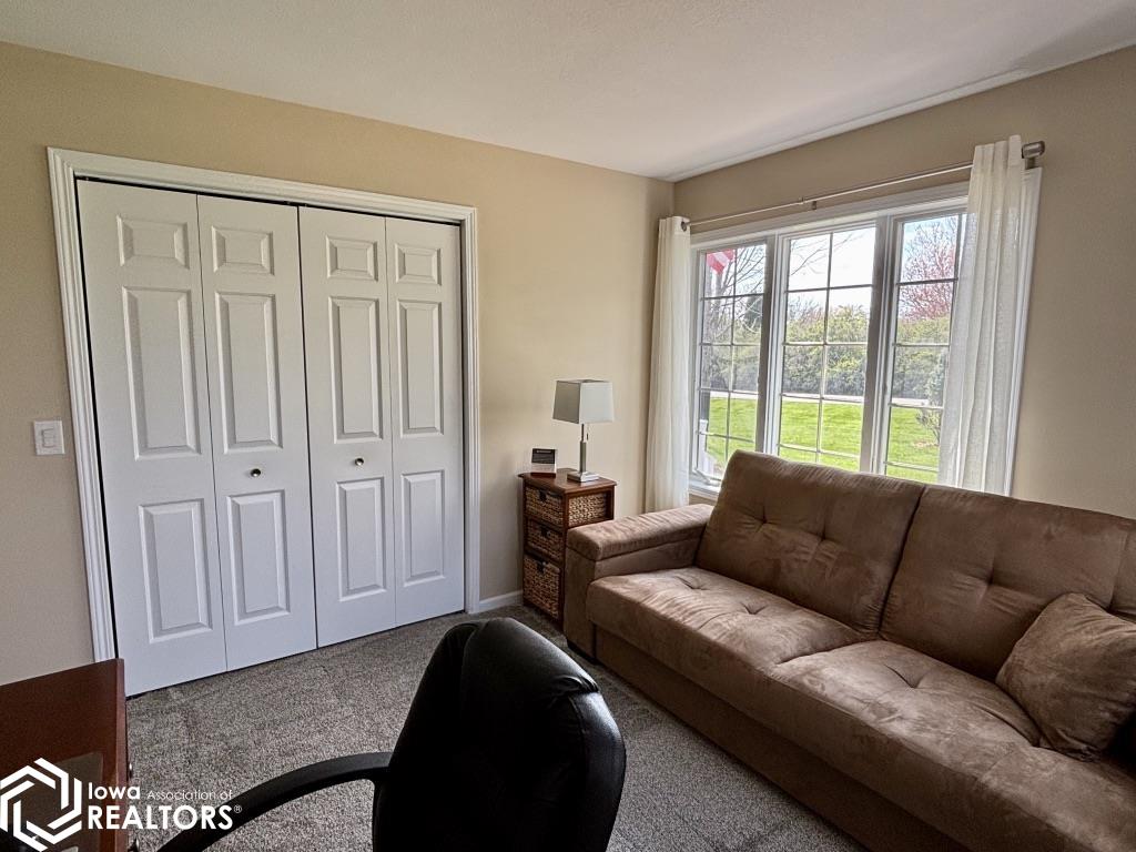 2101 Silverlakes Circle, Fairfield, Iowa image 22