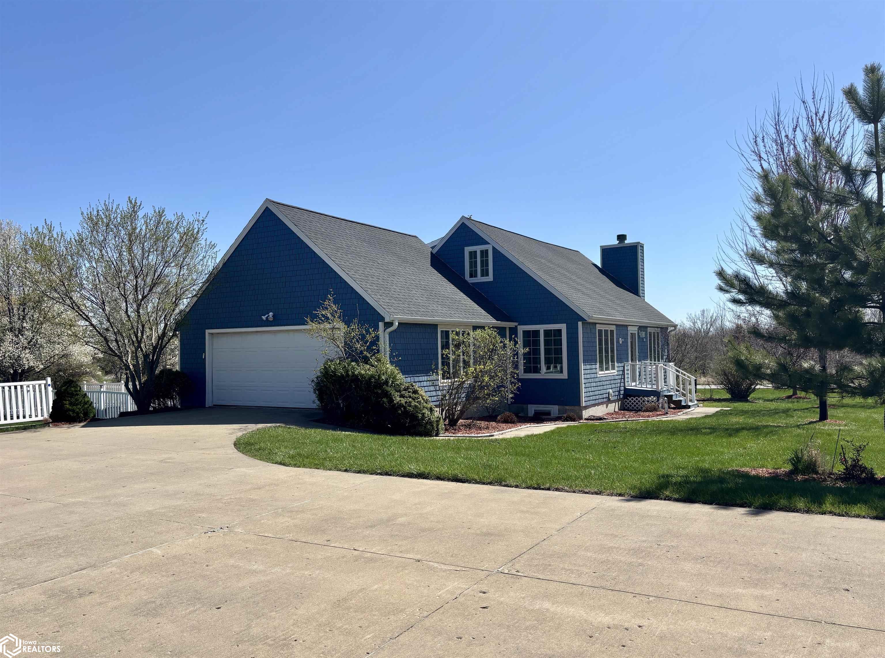 2101 Silverlakes Circle, Fairfield, Iowa image 5