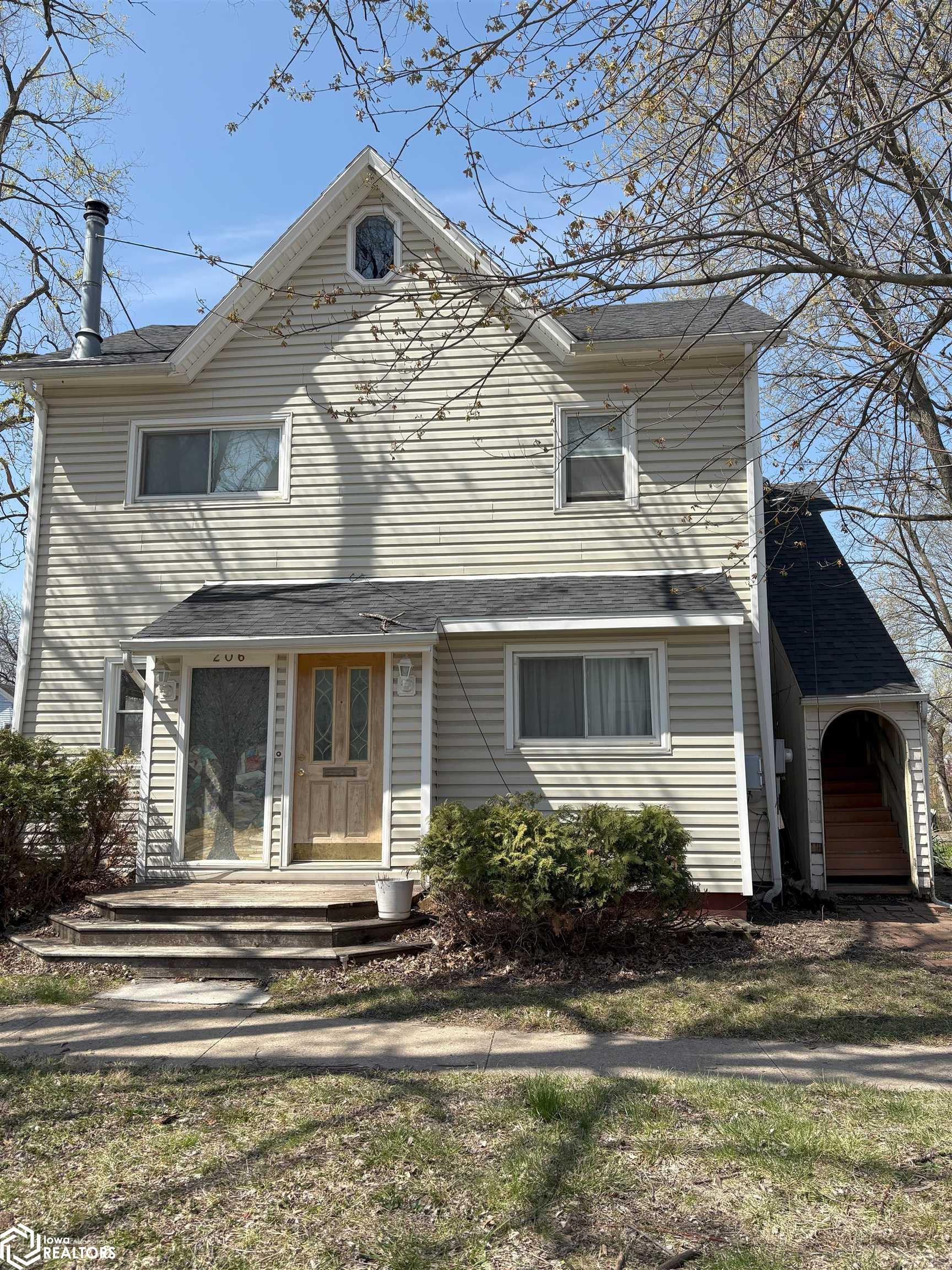 206 S 4th Street, Fairfield, Iowa image 1