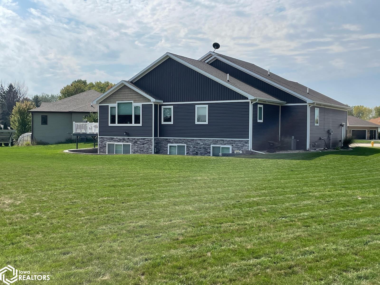 2708 Sunrise Court, Mason City, Iowa image 3