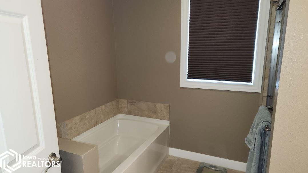 2708 Sunrise Court, Mason City, Iowa image 25