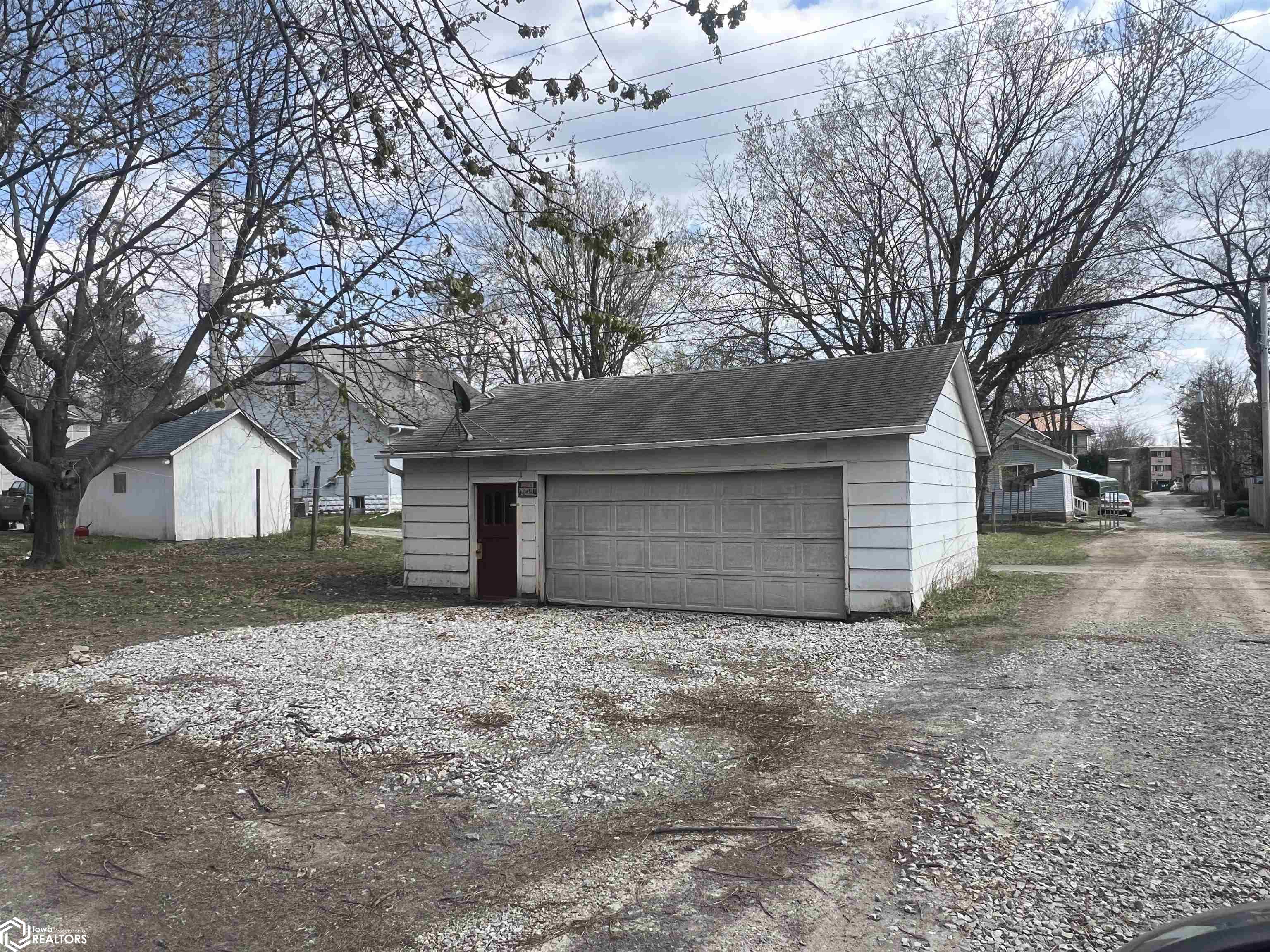 402 W Washington Avenue, Fairfield, Iowa image 24