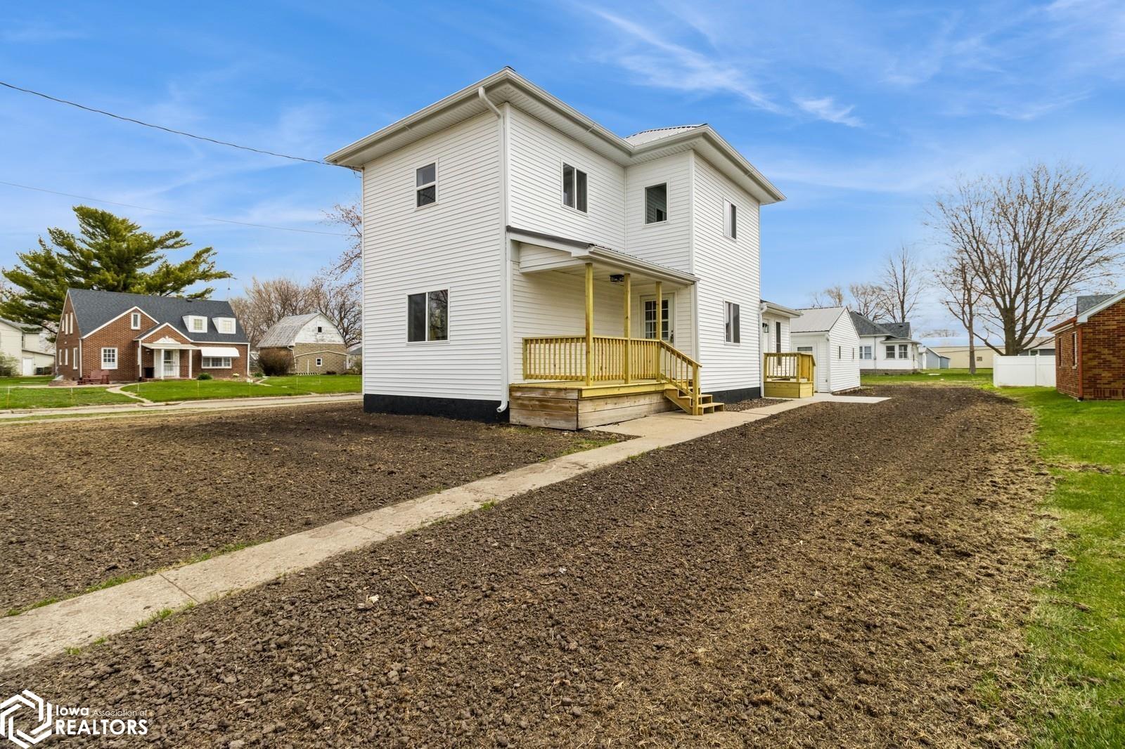 207 N 3rd Street, Montezuma, Iowa image 1