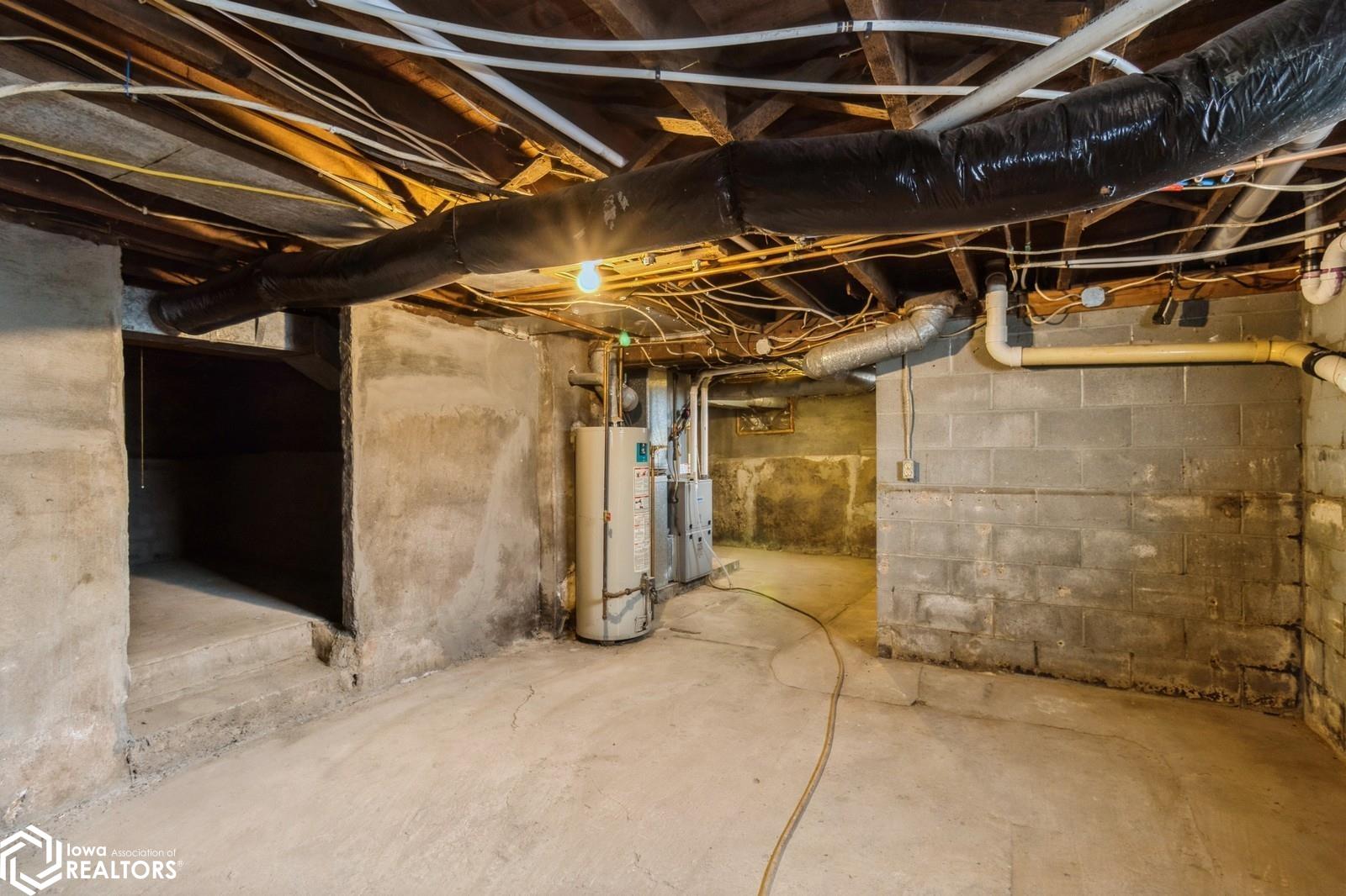 207 N 3rd Street, Montezuma, Iowa image 37