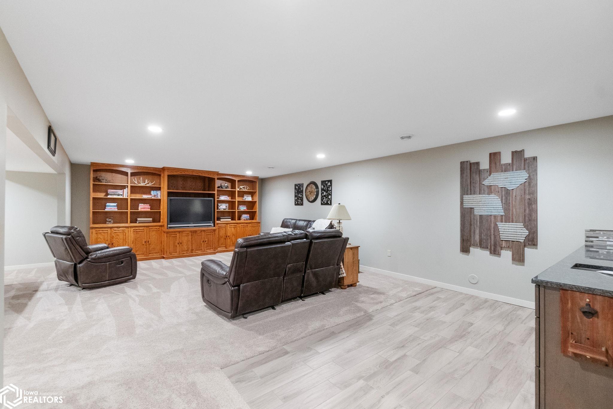 725 Hemlock Ct, Mason City, Iowa image 22