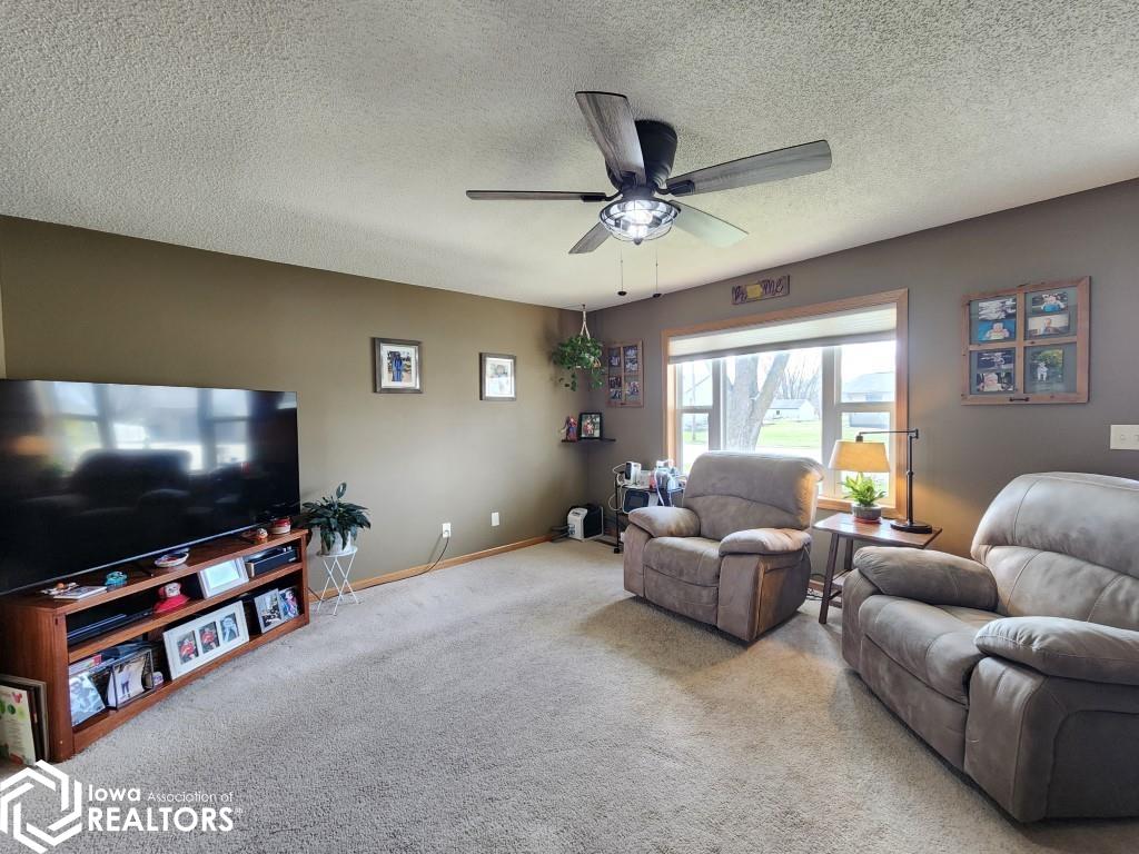 914 15th Street, Mason City, Iowa image 2