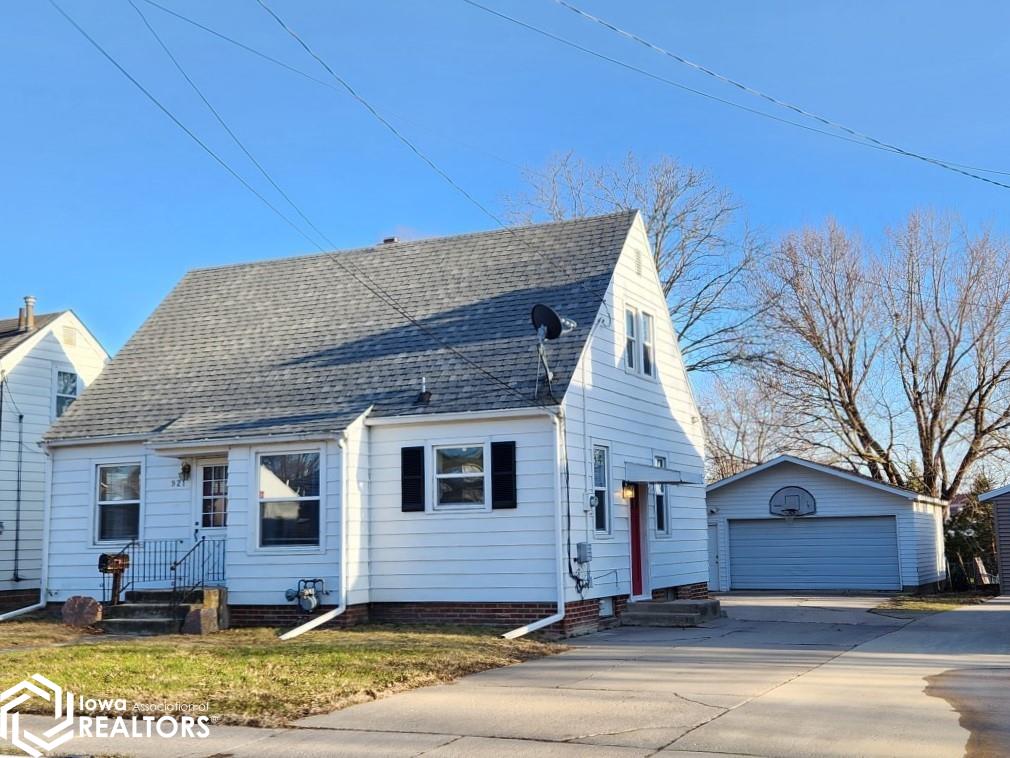 921 15th Street, Mason City, Iowa image 1