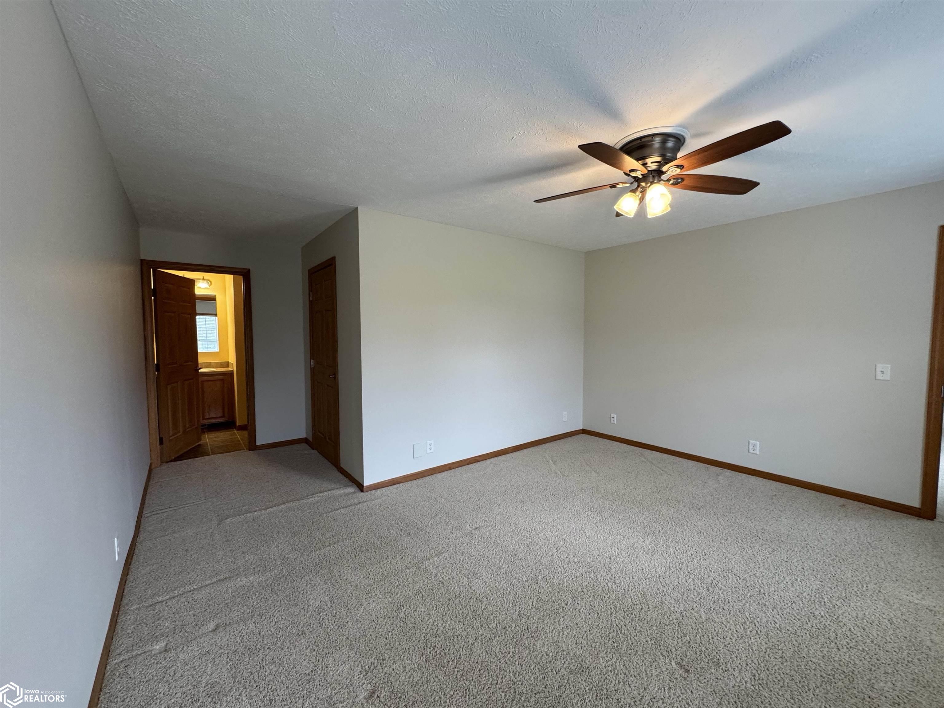 15127 Dove Circle, Clear Lake, Iowa image 16