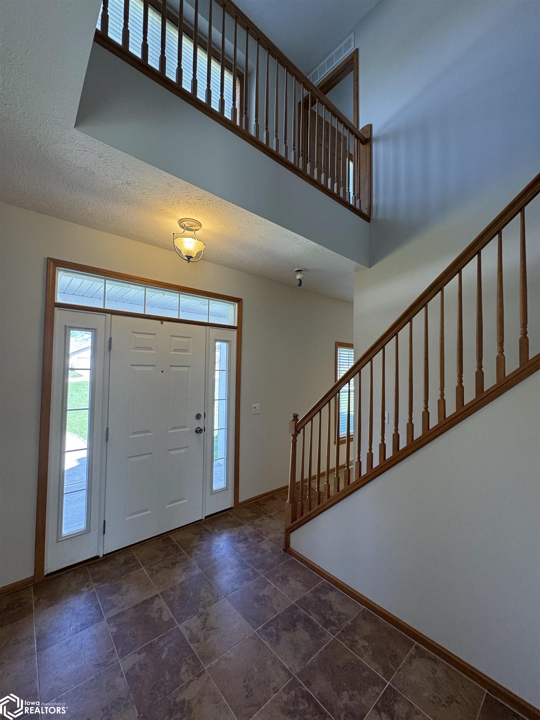 15127 Dove Circle, Clear Lake, Iowa image 3