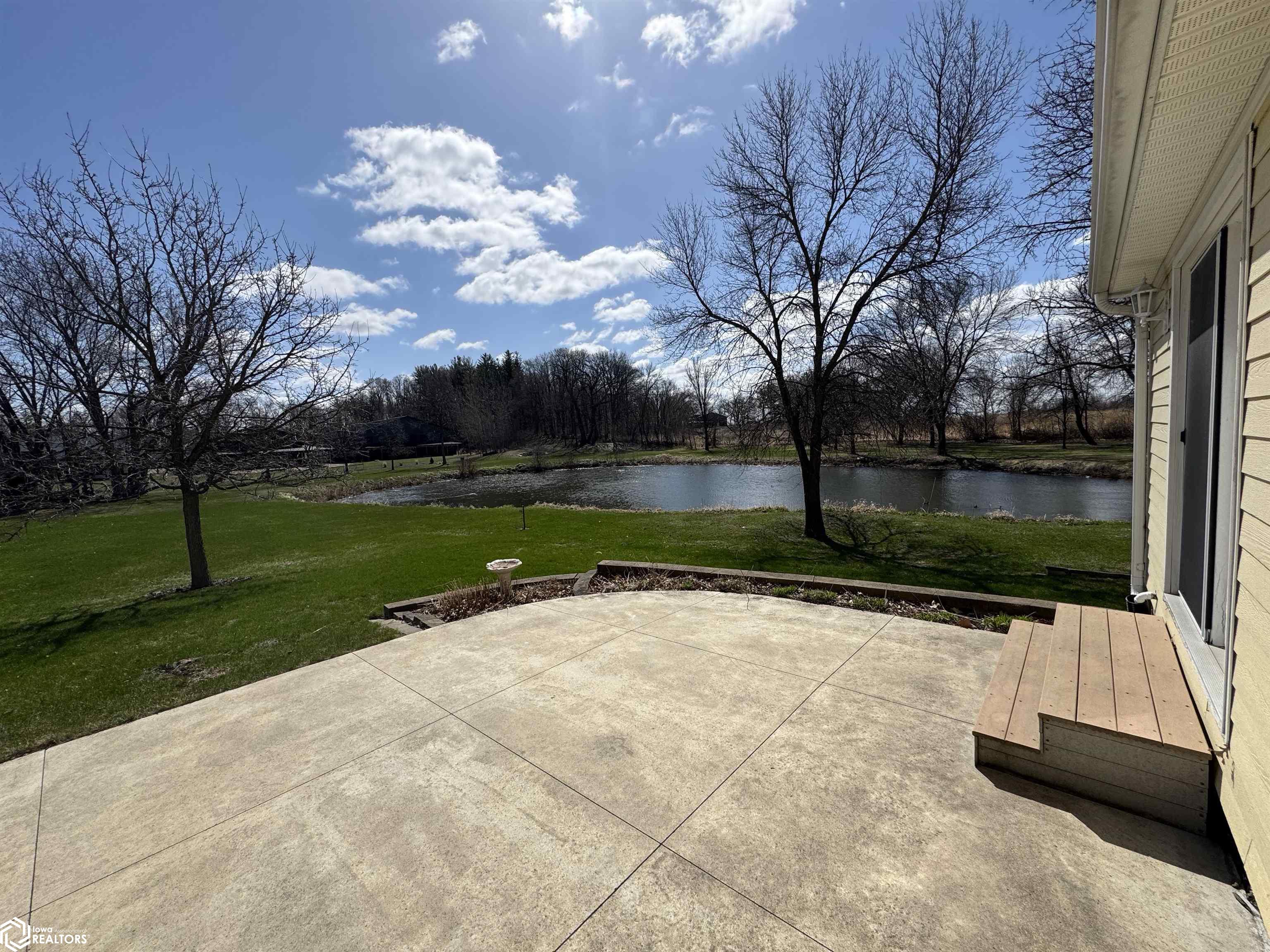 15127 Dove Circle, Clear Lake, Iowa image 25