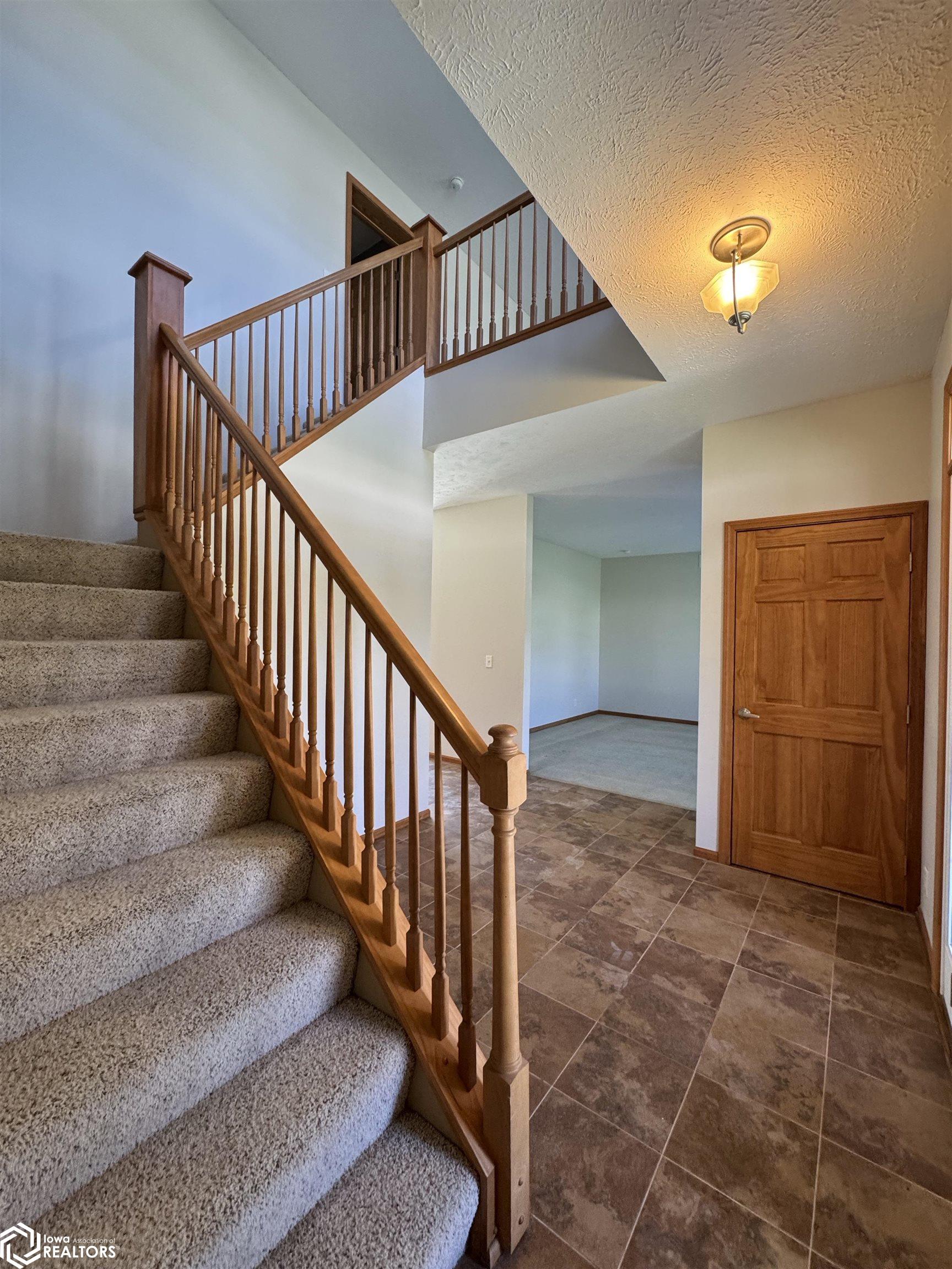 15127 Dove Circle, Clear Lake, Iowa image 4