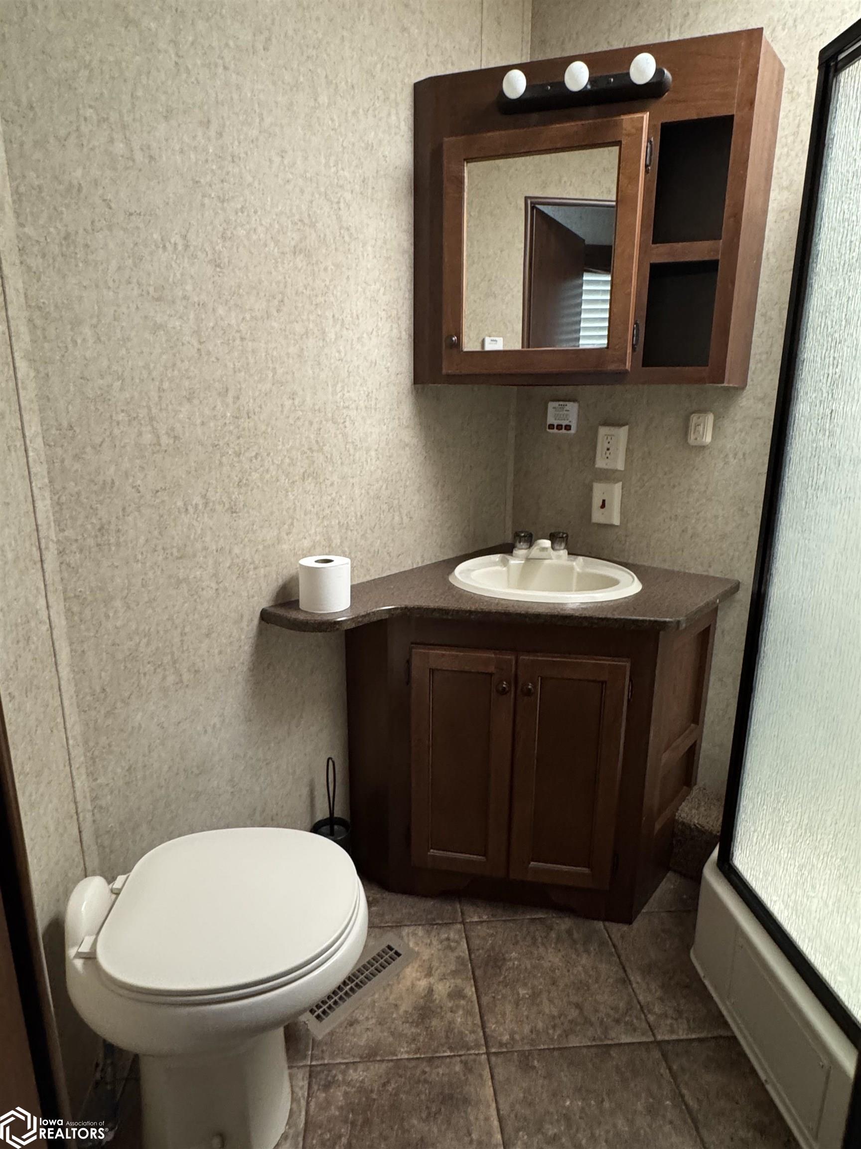 3171 Overland Trail, Ellston, Iowa image 17