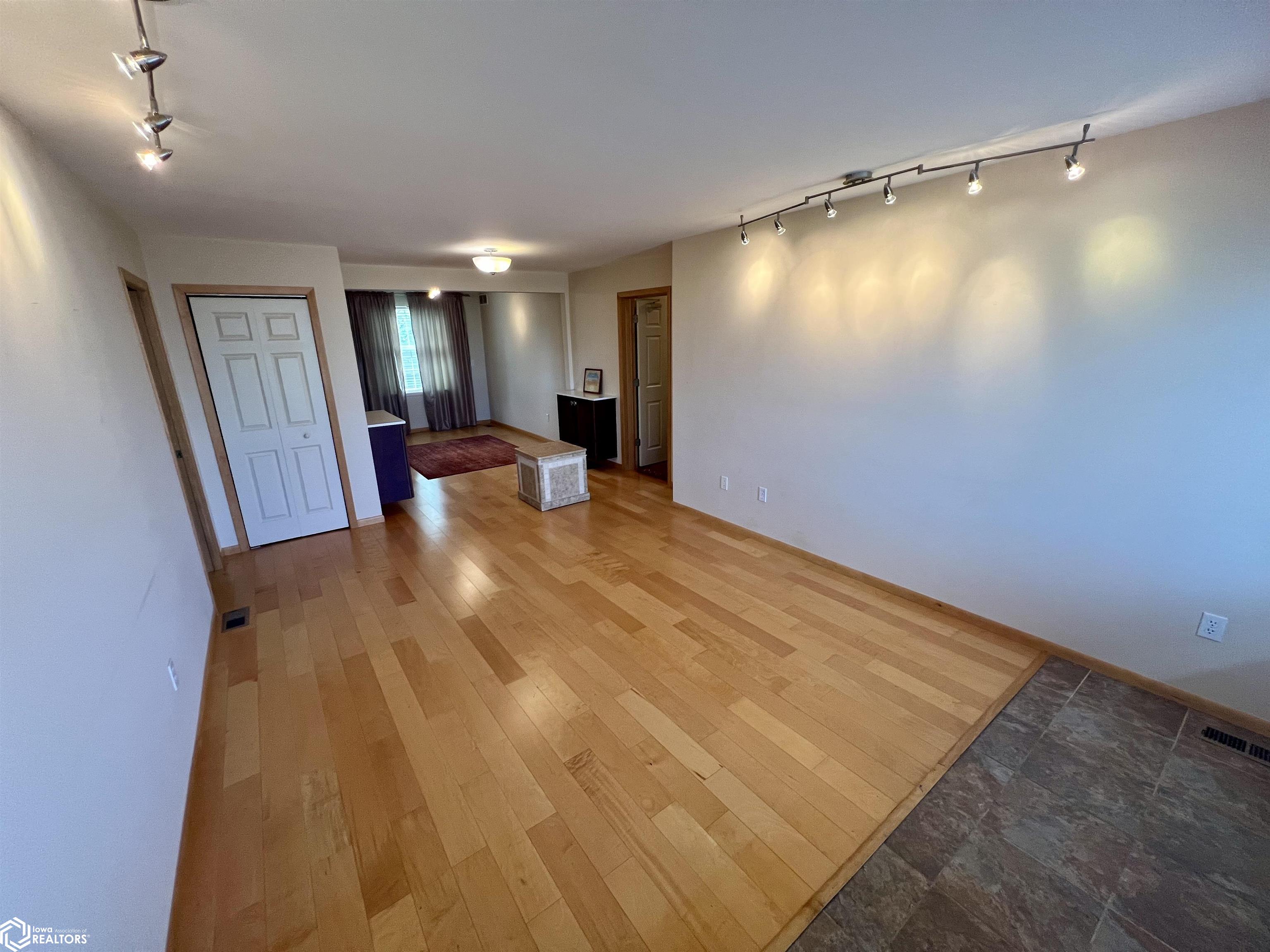 2050 Sapphire Lane, Fairfield, Iowa image 14