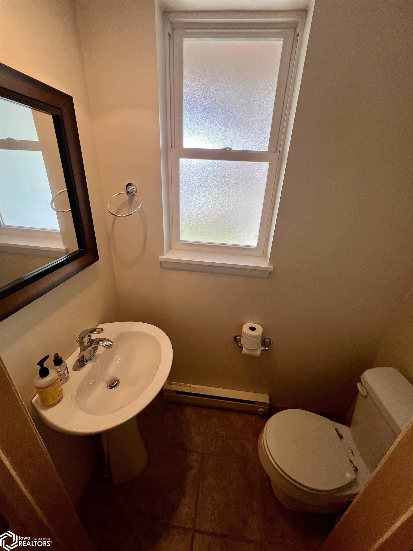 2050 Sapphire Lane, Fairfield, Iowa image 35