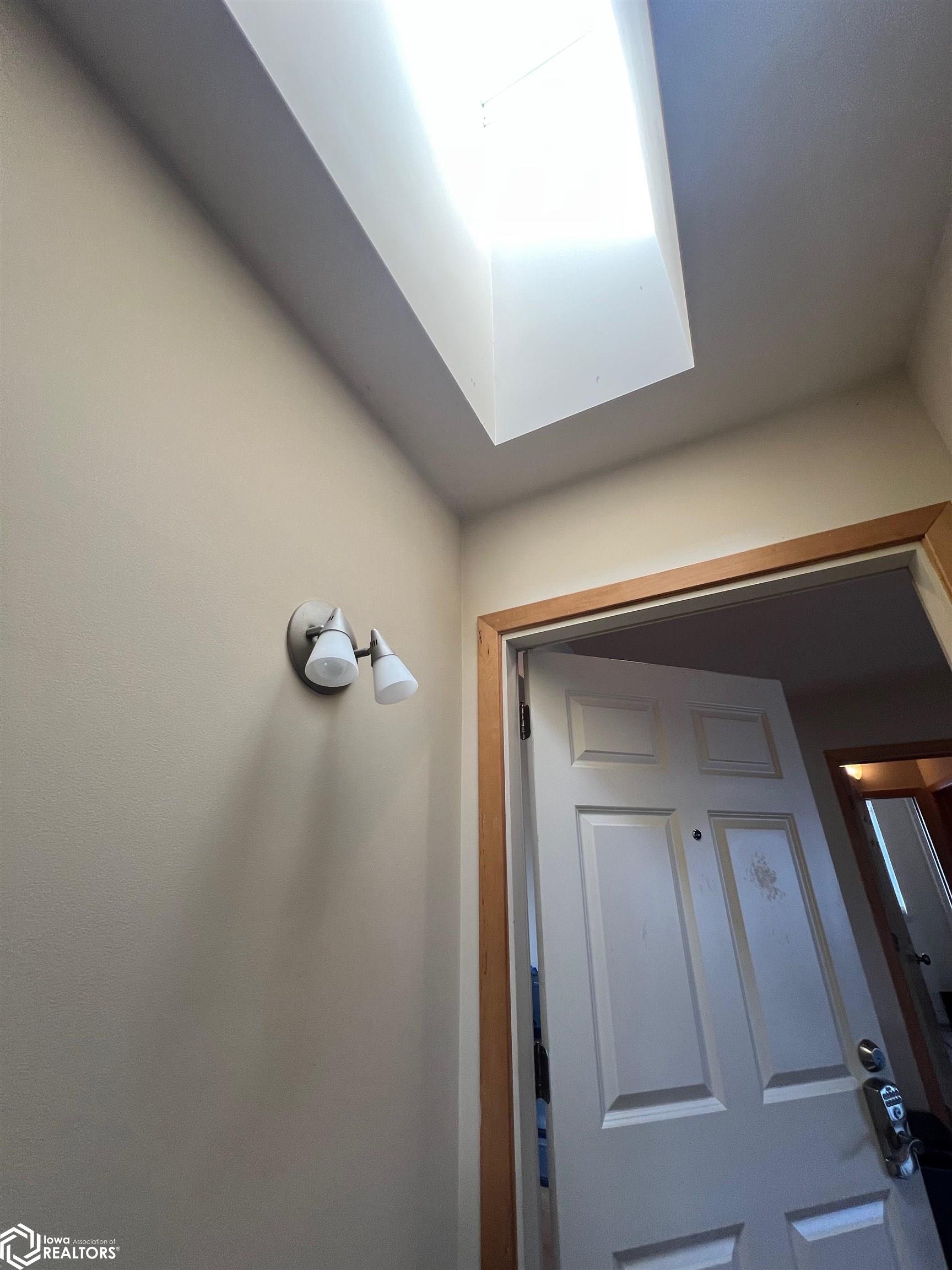 2050 Sapphire Lane, Fairfield, Iowa image 40