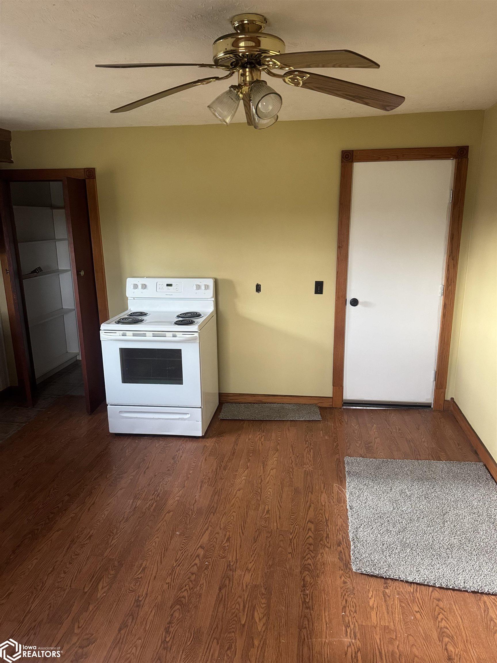 1239 220th Street, New Market, Iowa image 6