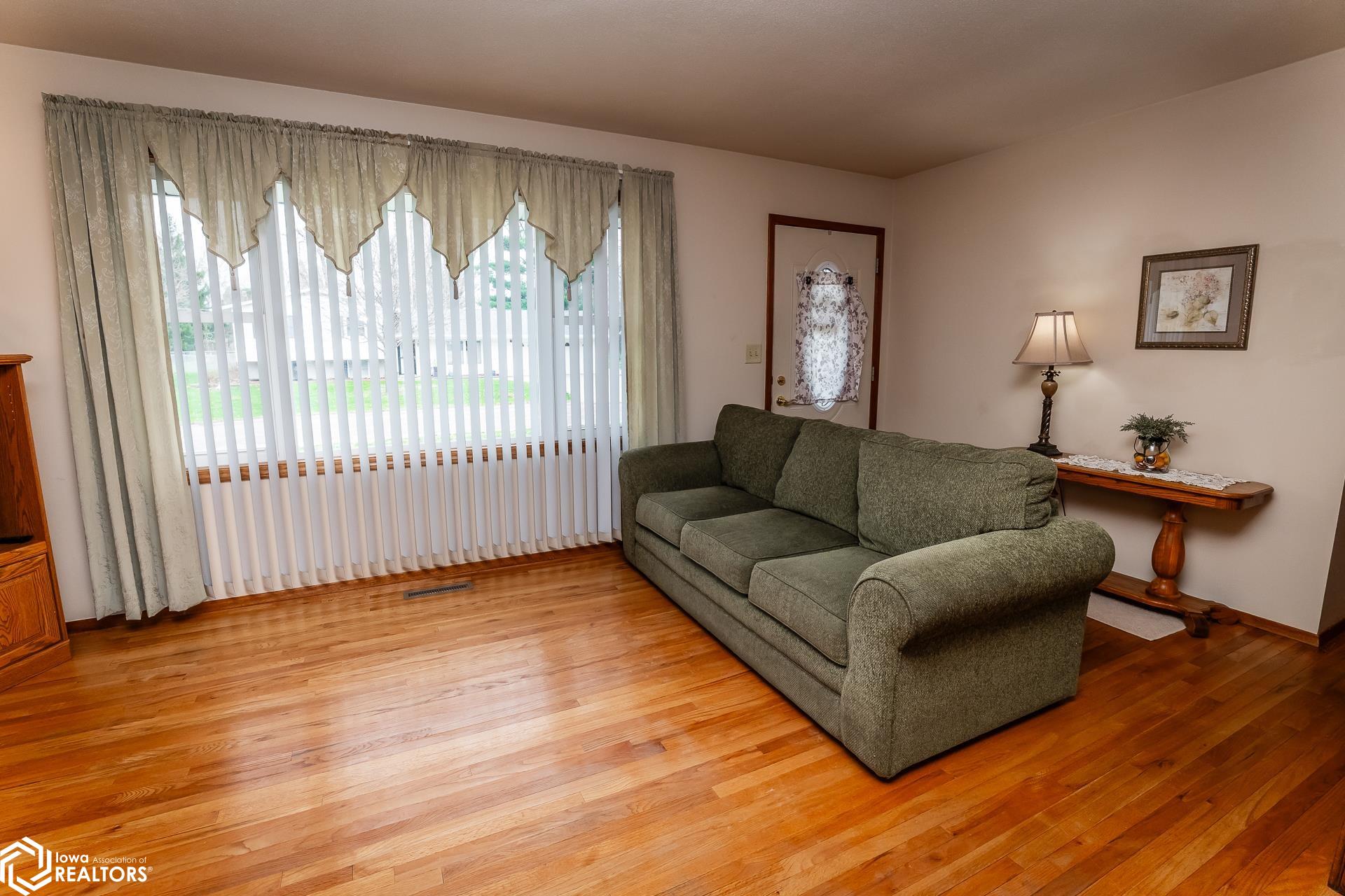 705 Arlington Drive, Marshalltown, Iowa image 13