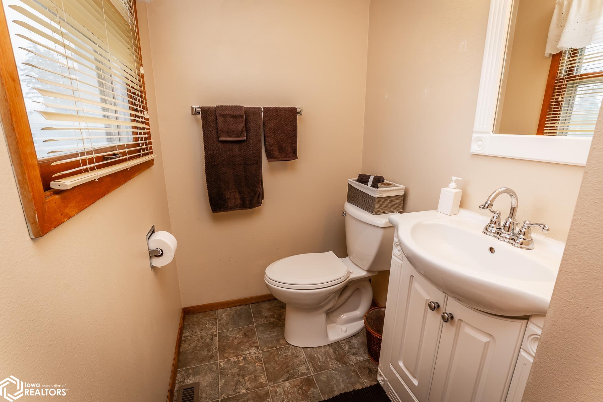 705 Arlington Drive, Marshalltown, Iowa image 20