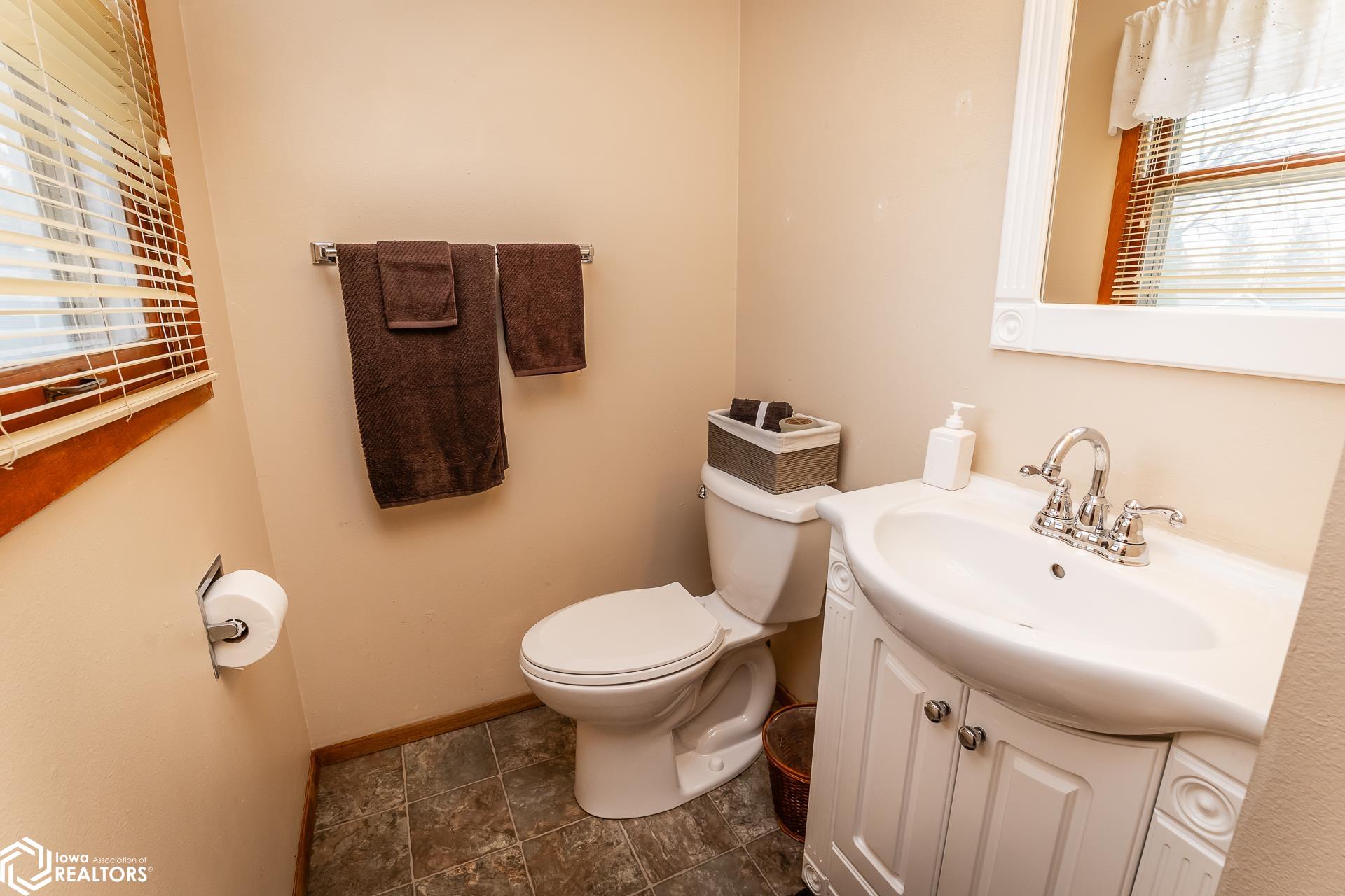705 Arlington Drive, Marshalltown, Iowa image 21