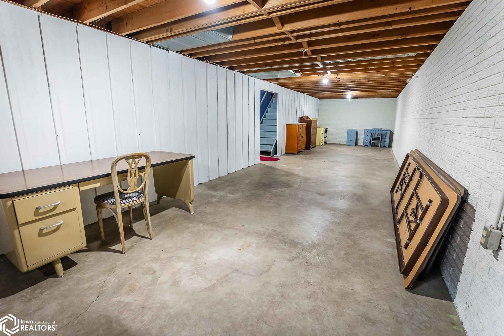 705 Arlington Drive, Marshalltown, Iowa image 32