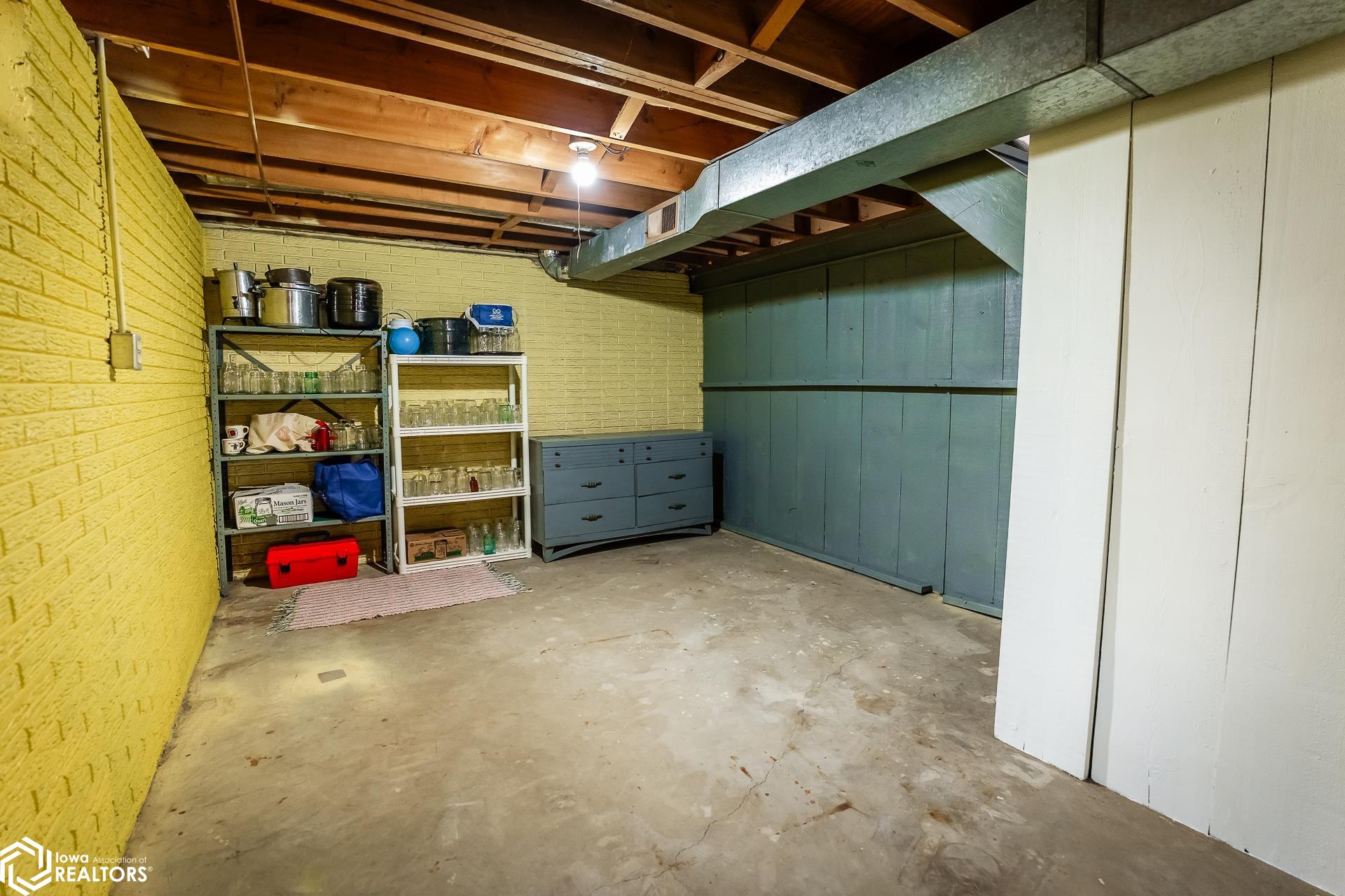 705 Arlington Drive, Marshalltown, Iowa image 35