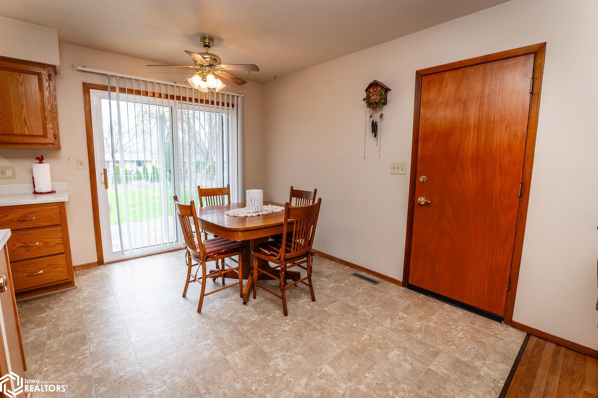 705 Arlington Drive, Marshalltown, Iowa image 9