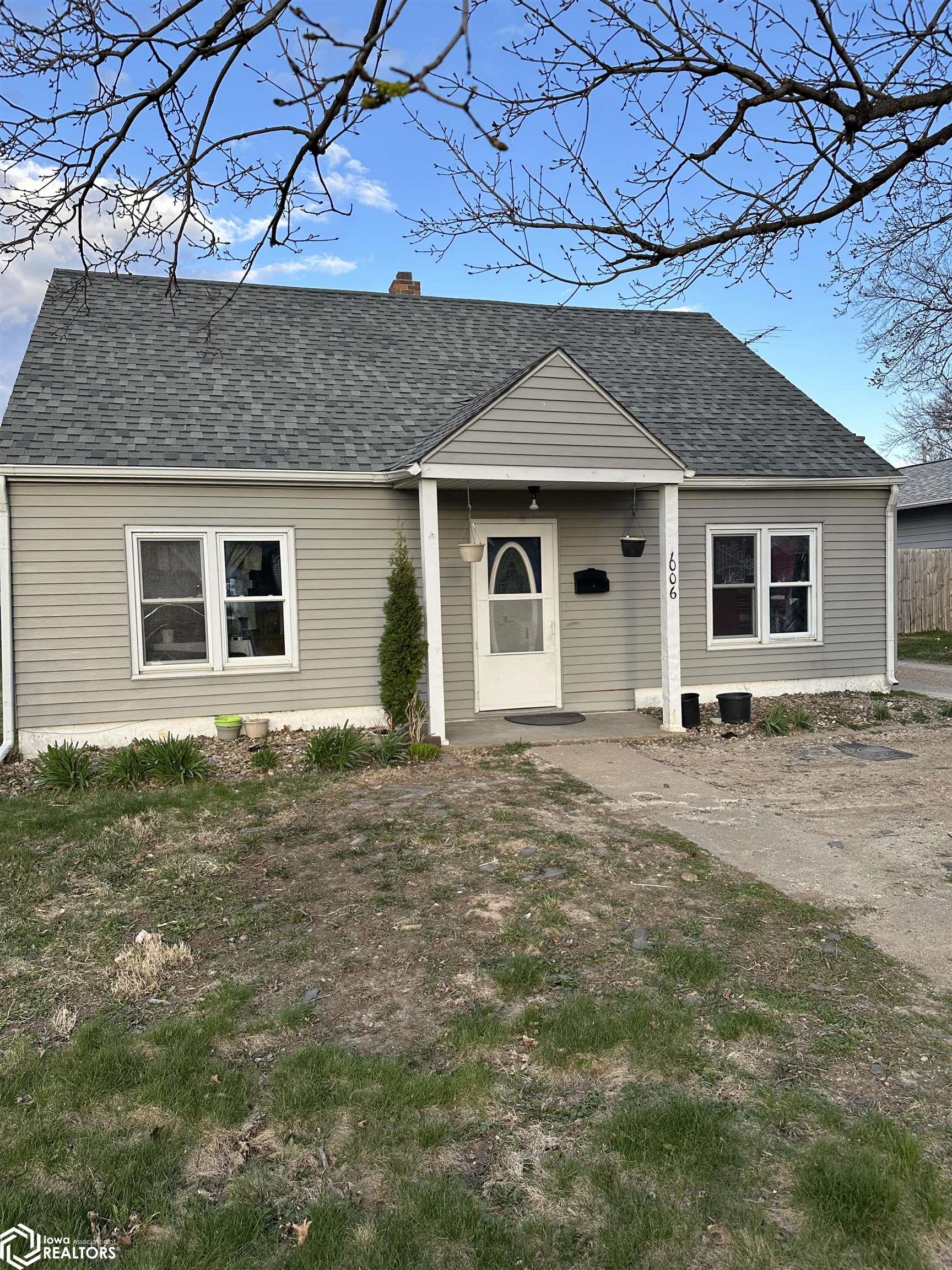 1006 S 7th Avenue, Marshalltown, Iowa image 1