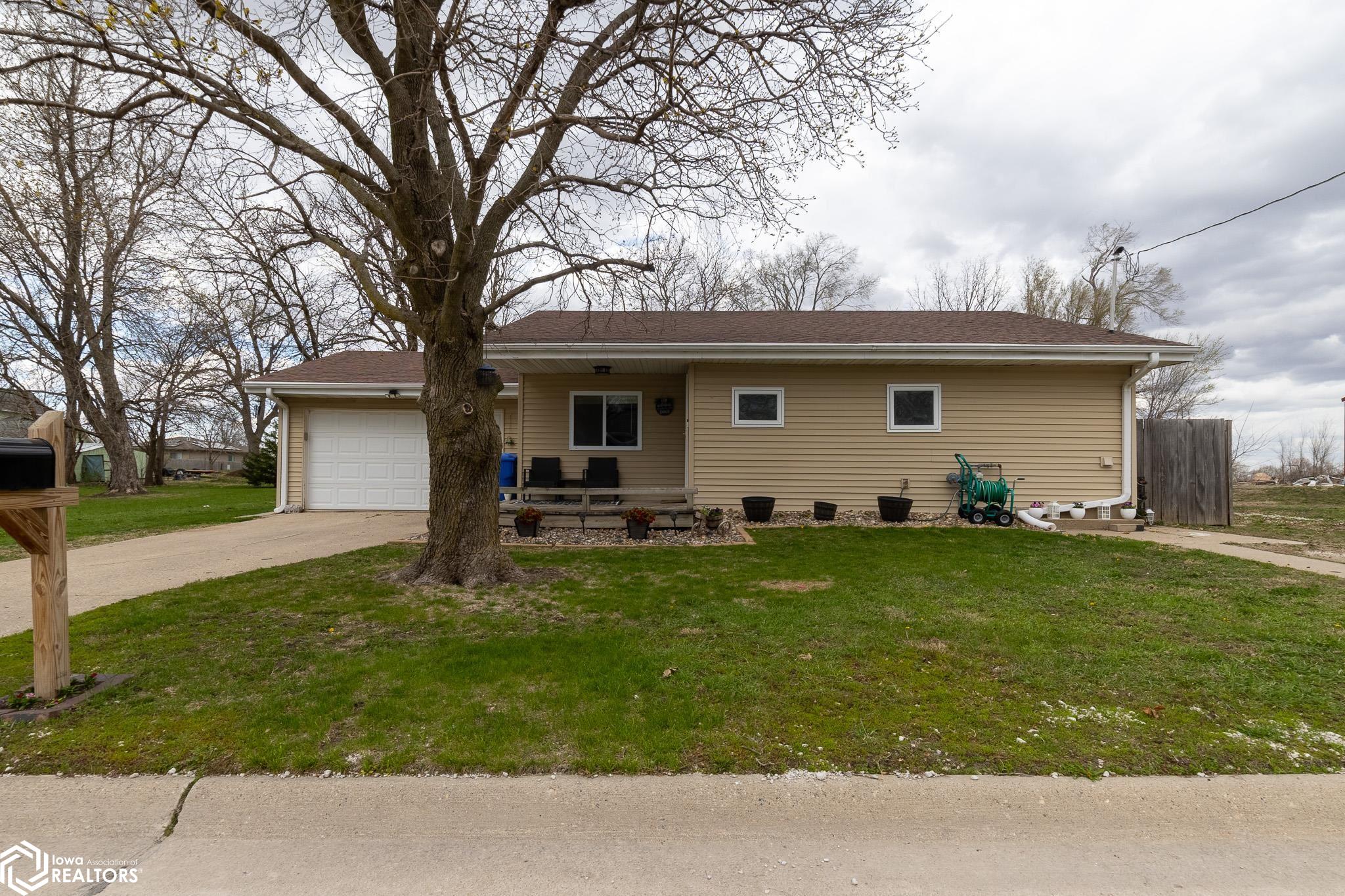 506 E Reed Street, Jefferson, Iowa image 2