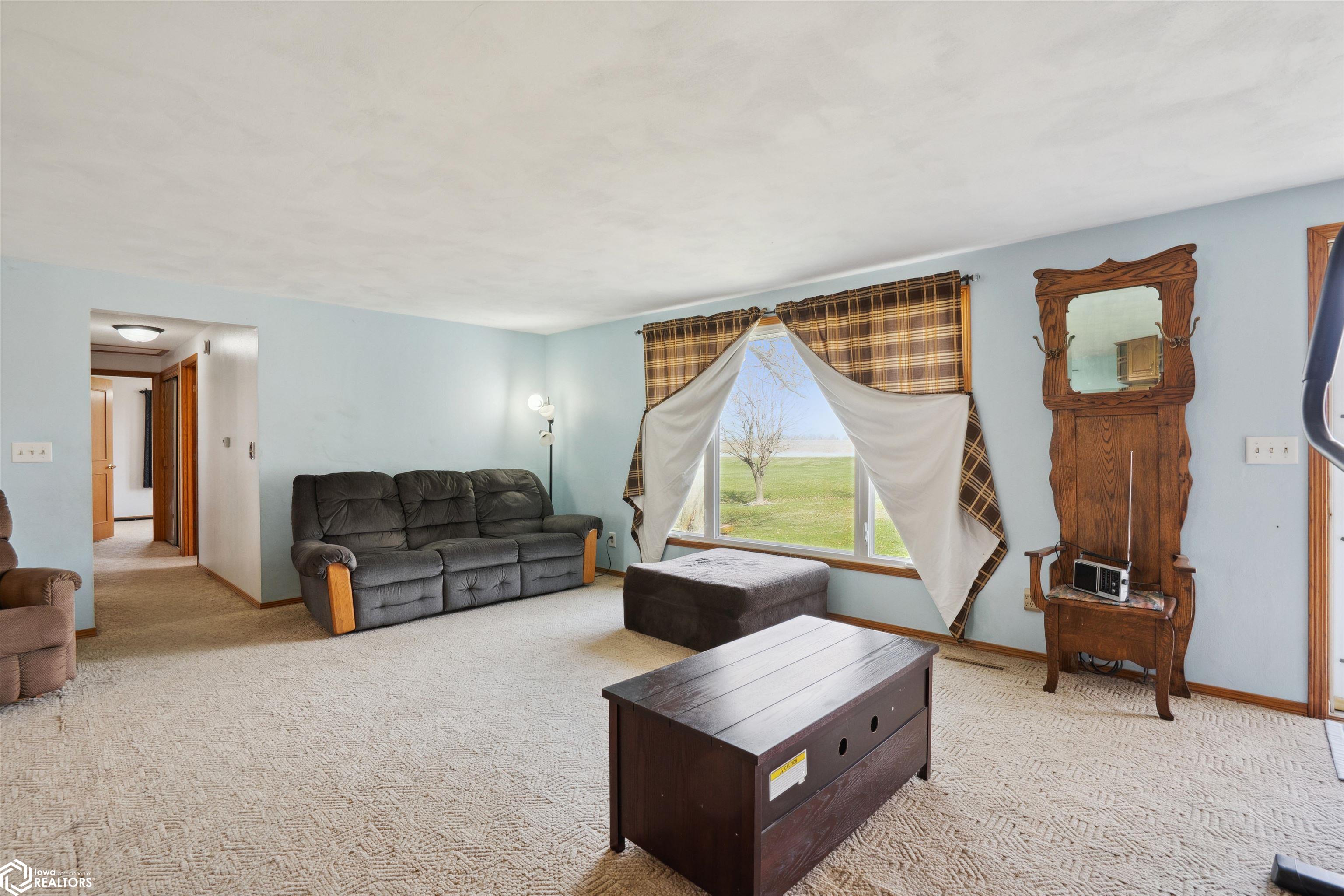 1505 Sanford Avenue, Marshalltown, Iowa image 4