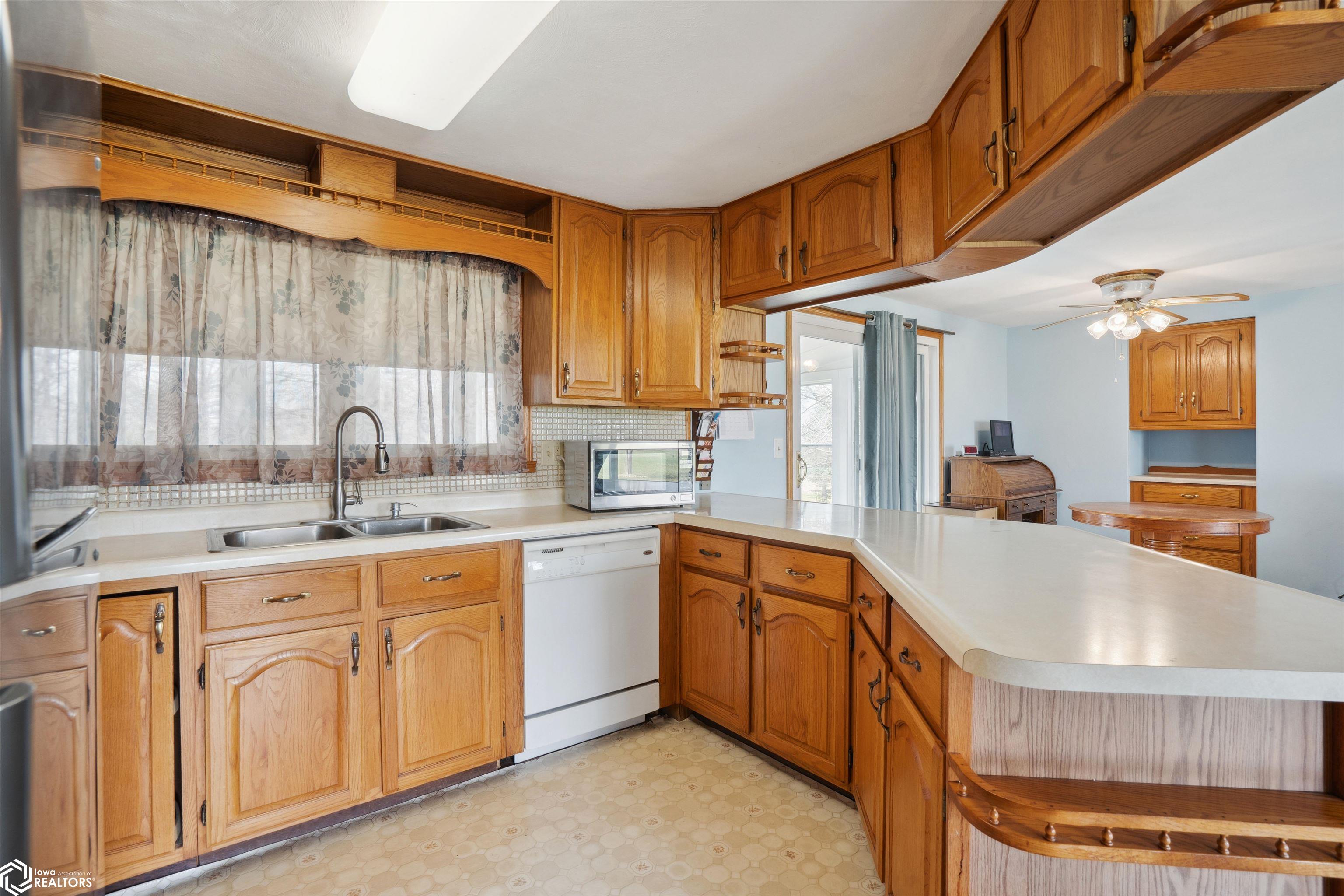 1505 Sanford Avenue, Marshalltown, Iowa image 6