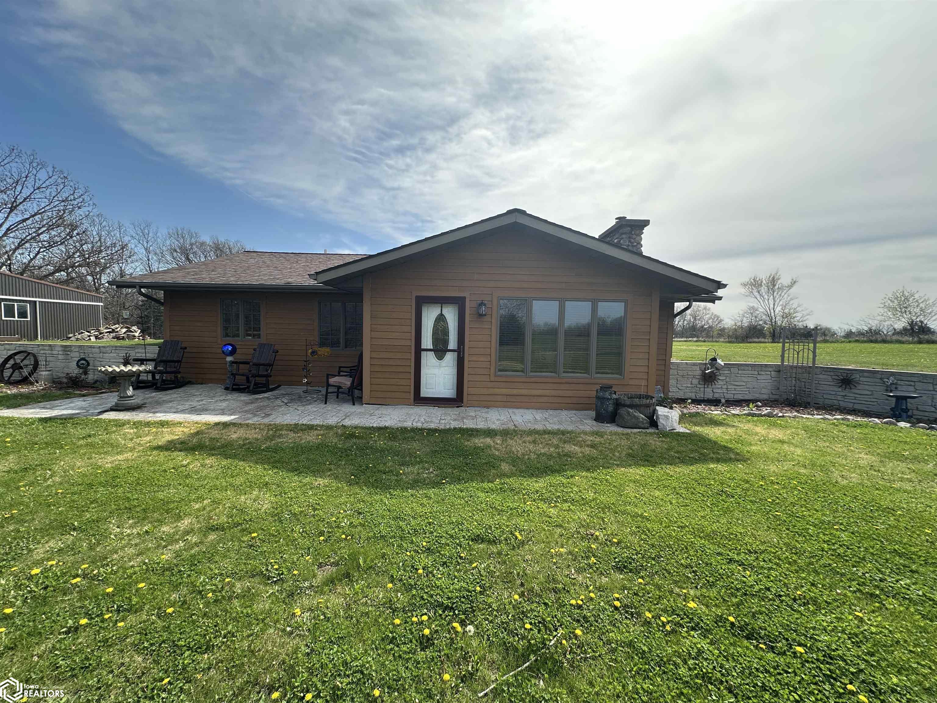 7437 230th Avenue, Blakesburg, Iowa image 2