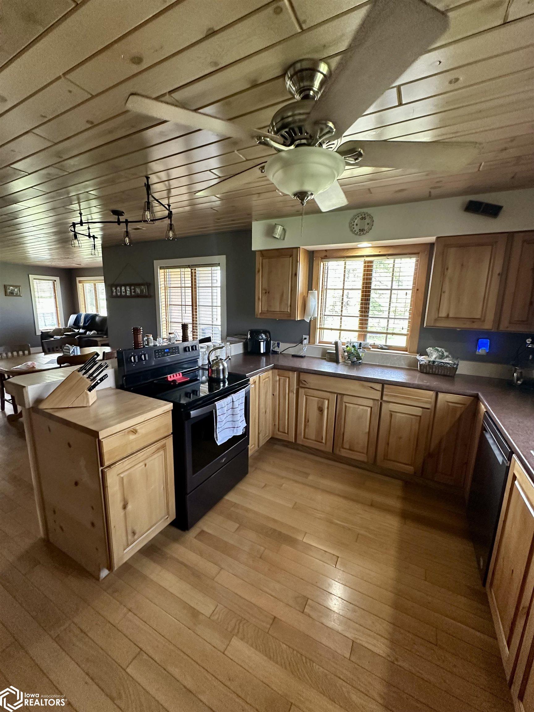 7437 230th Avenue, Blakesburg, Iowa image 14