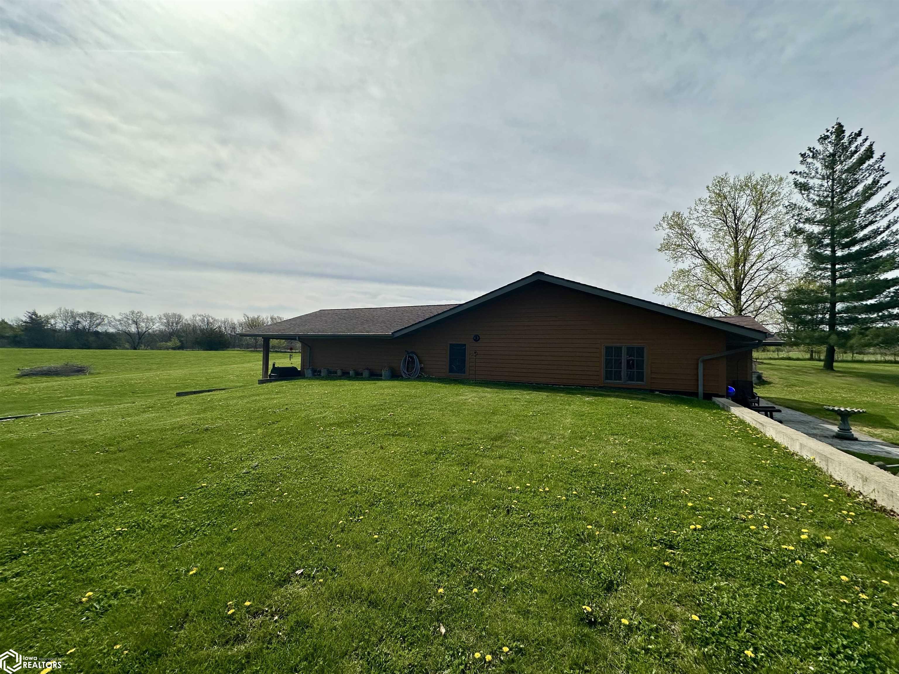 7437 230th Avenue, Blakesburg, Iowa image 26