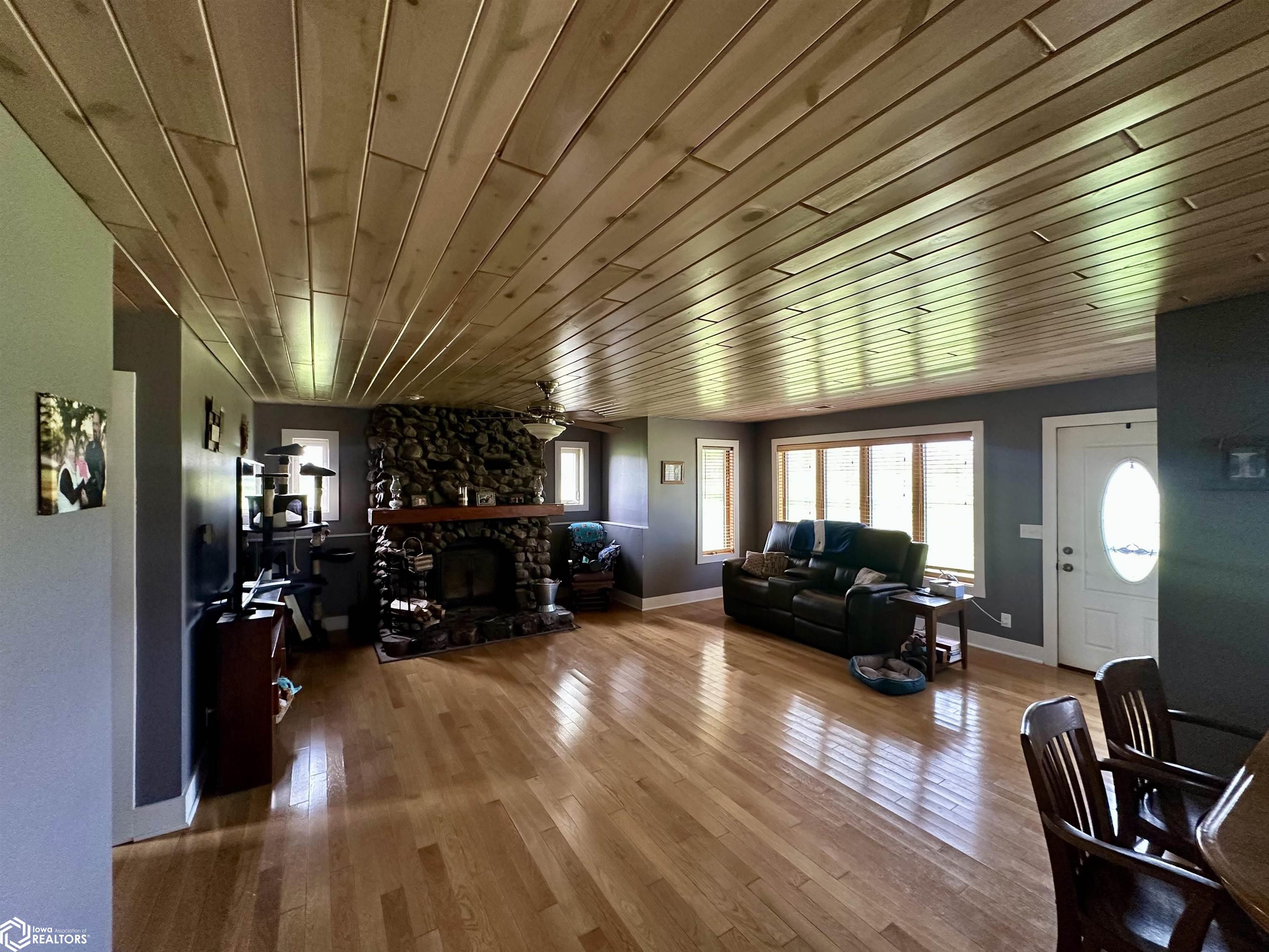 7437 230th Avenue, Blakesburg, Iowa image 8