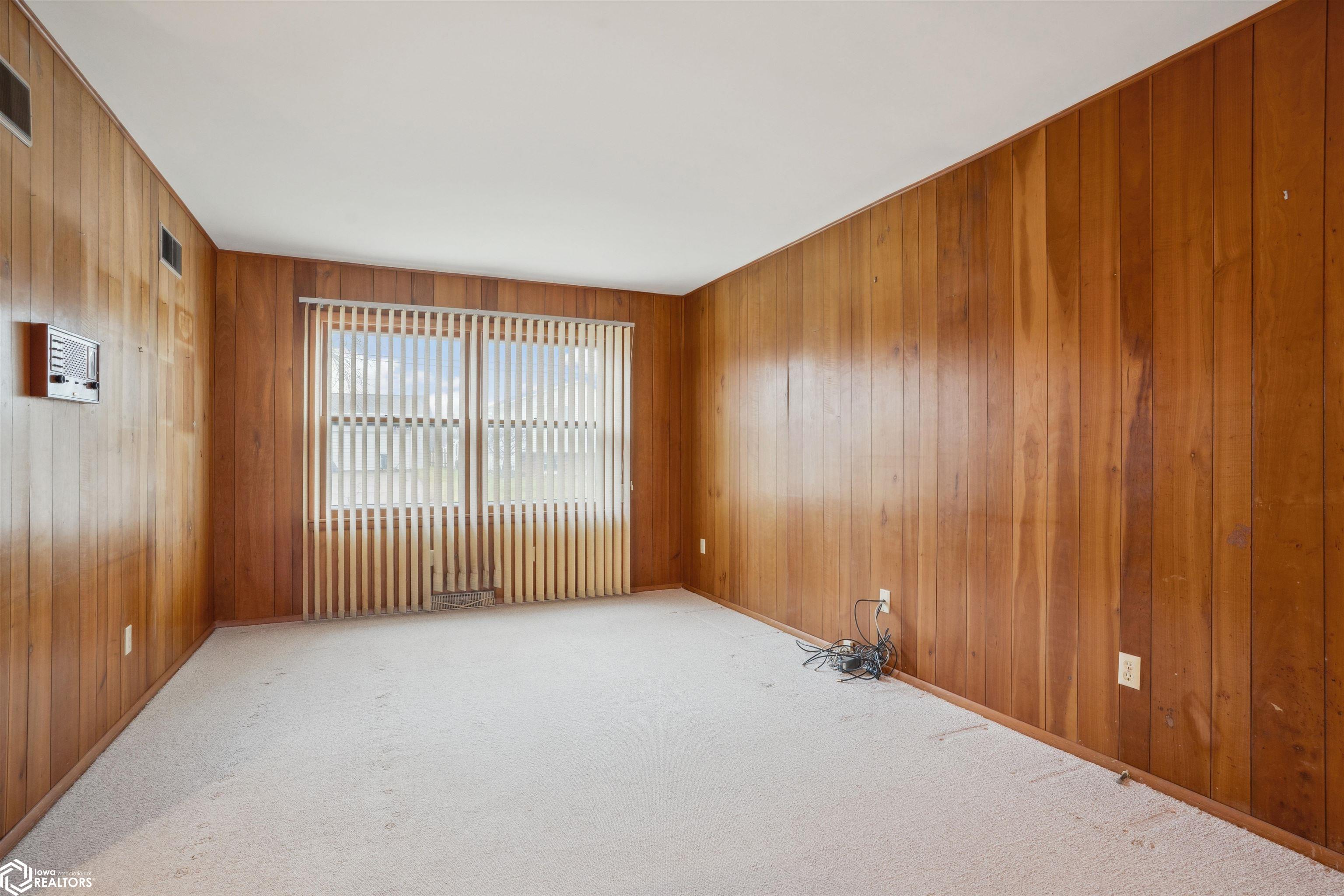 123 Glendale Drive, Burlington, Iowa image 12