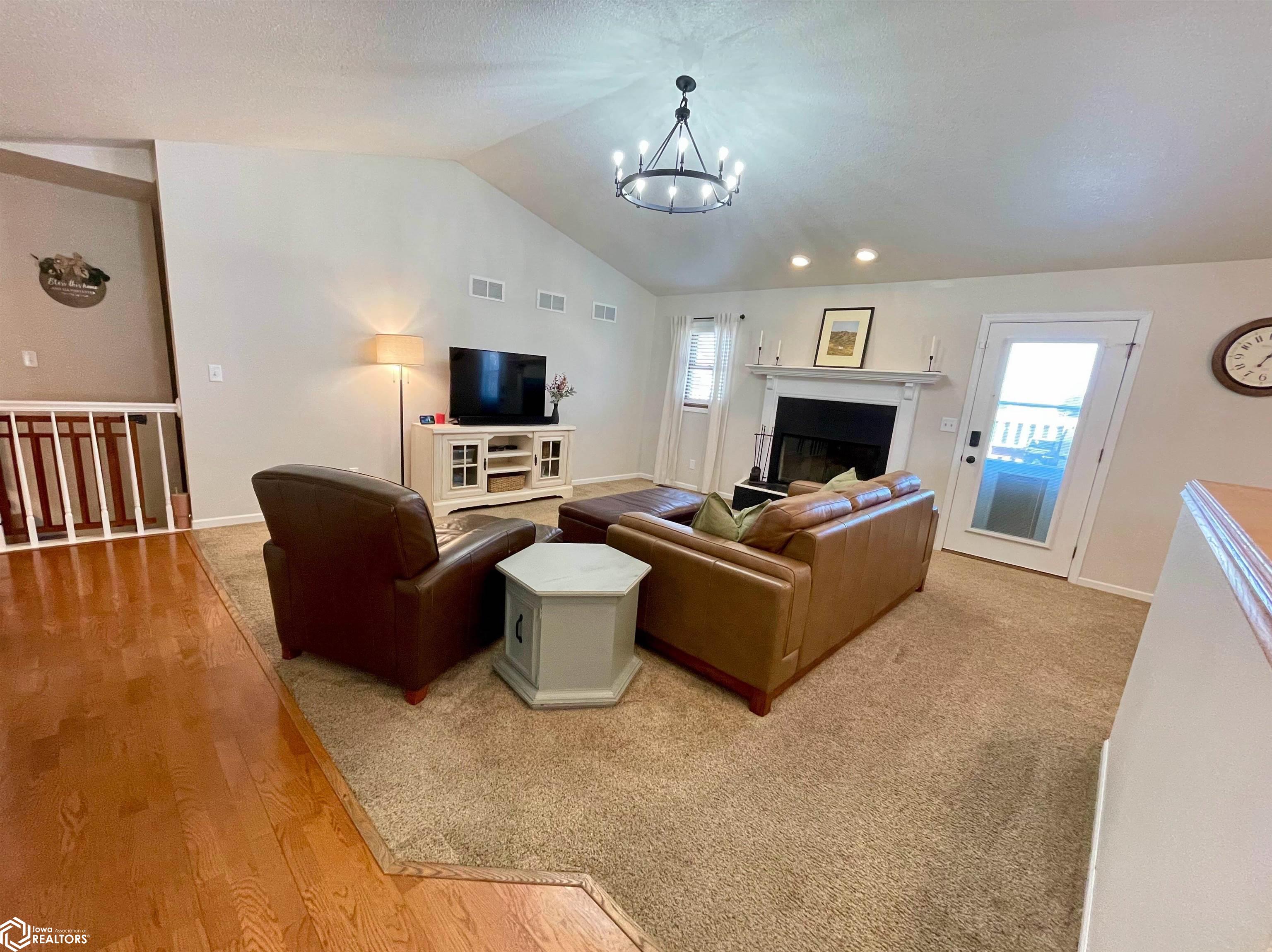 314 E Old Orchard Drive, Mount Pleasant, Iowa image 3