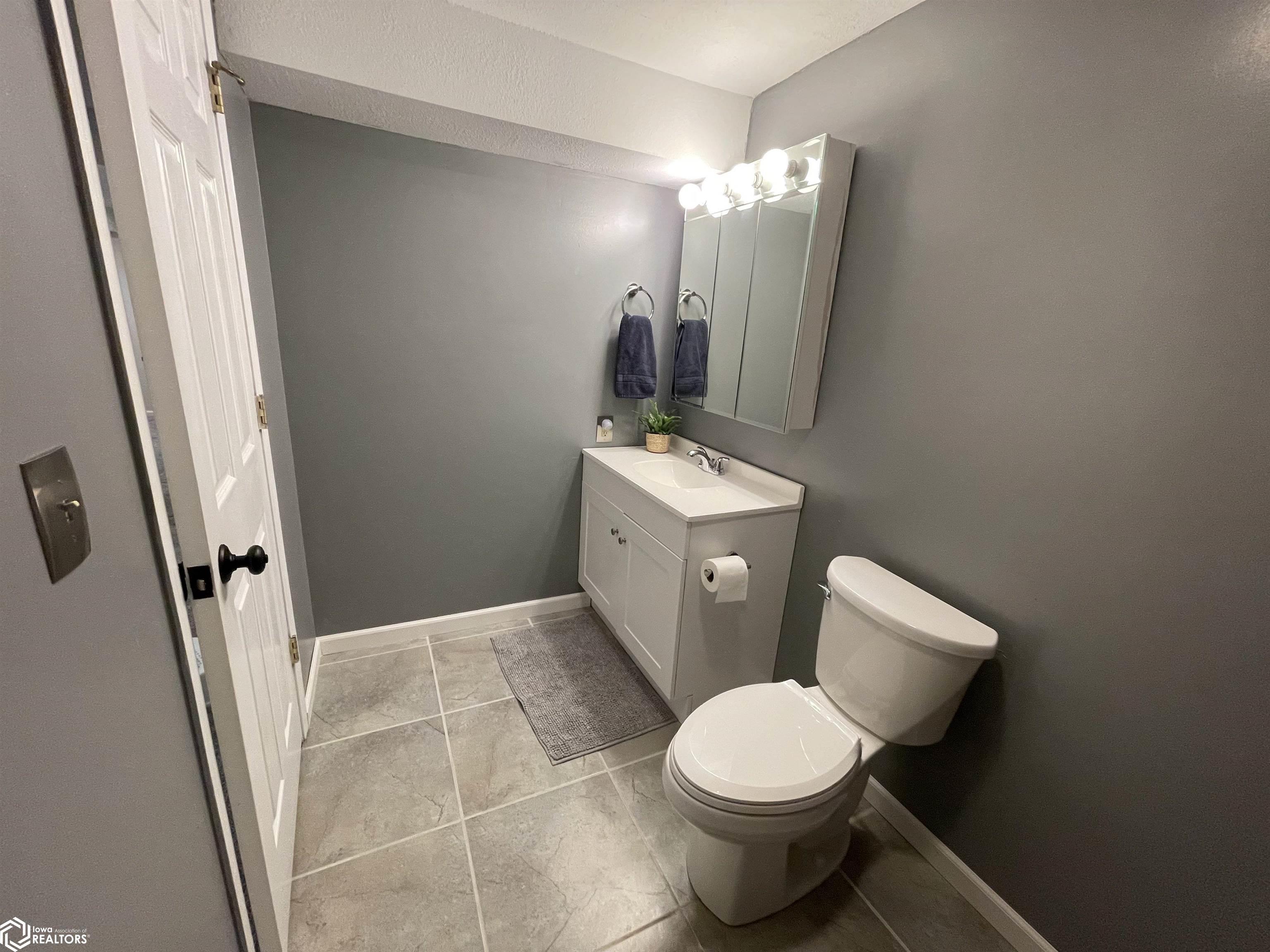314 E Old Orchard Drive, Mount Pleasant, Iowa image 30
