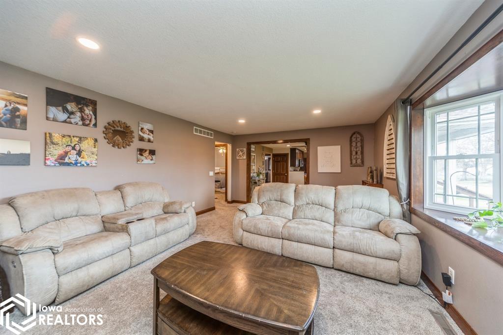 729 N E, Oskaloosa, Iowa image 14