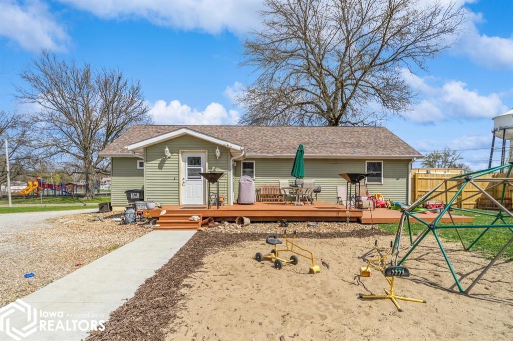 729 N E, Oskaloosa, Iowa image 24