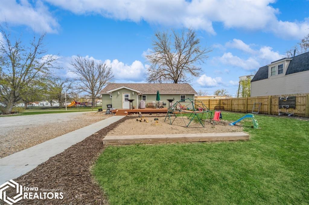 729 N E, Oskaloosa, Iowa image 26